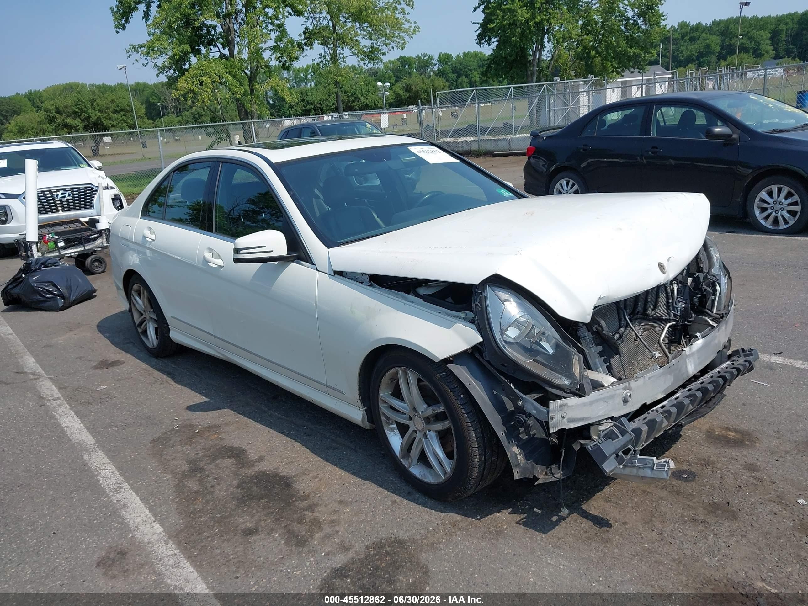 2012 Mercedes-Benz C 300 Sport, VIN WDDGF8BB6CR205189 — Front end