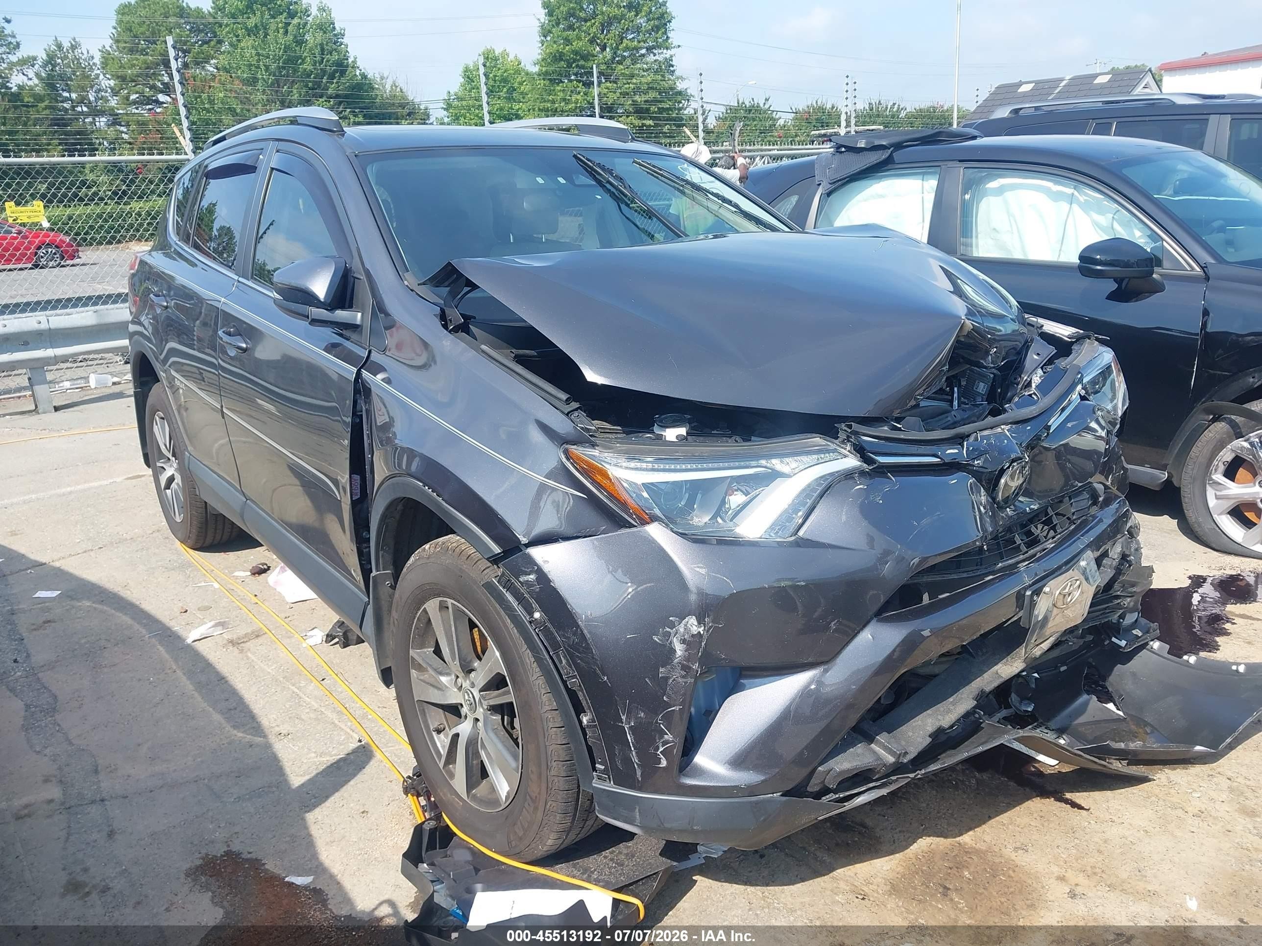 2017 Toyota RAV4 XLE, VIN JTMWFREV8HJ706382 — Front end