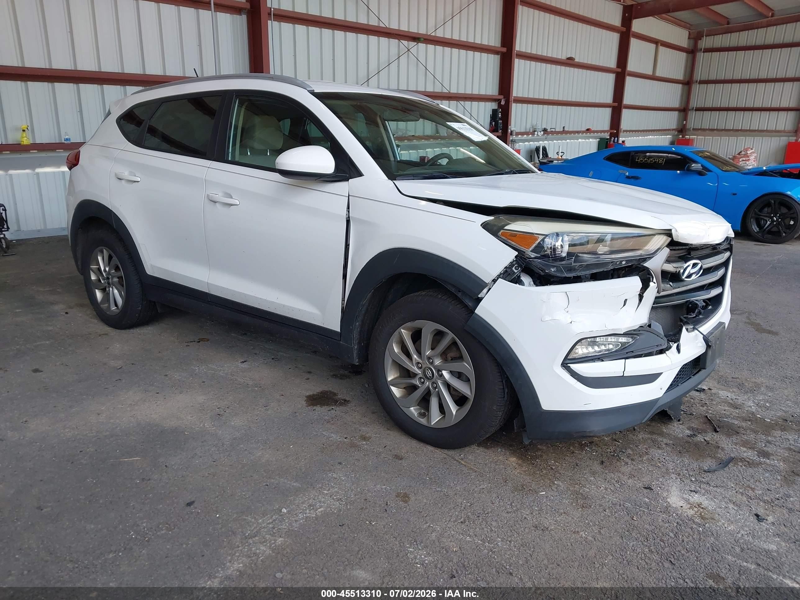 2016 Hyundai Tucson SE, VIN KM8J3CA48GU100294 — Front end