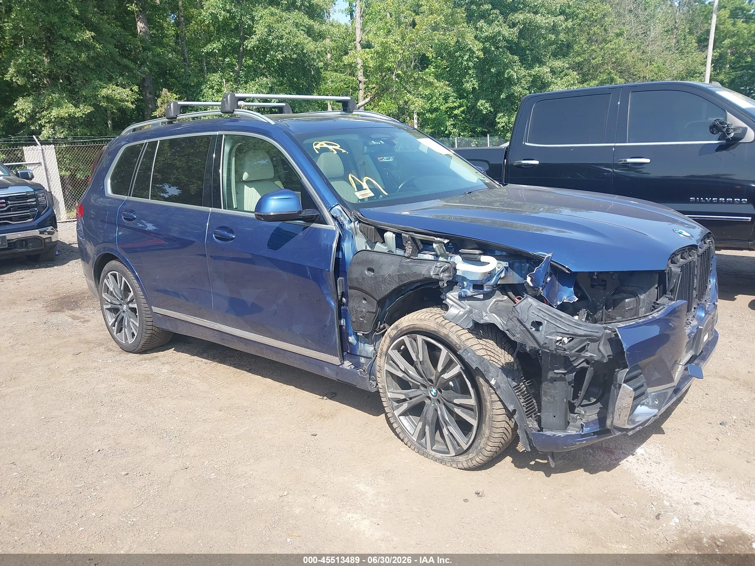 2020 BMW X7 xDrive40i, VIN 5UXCW2C05L9A01858 — Перед