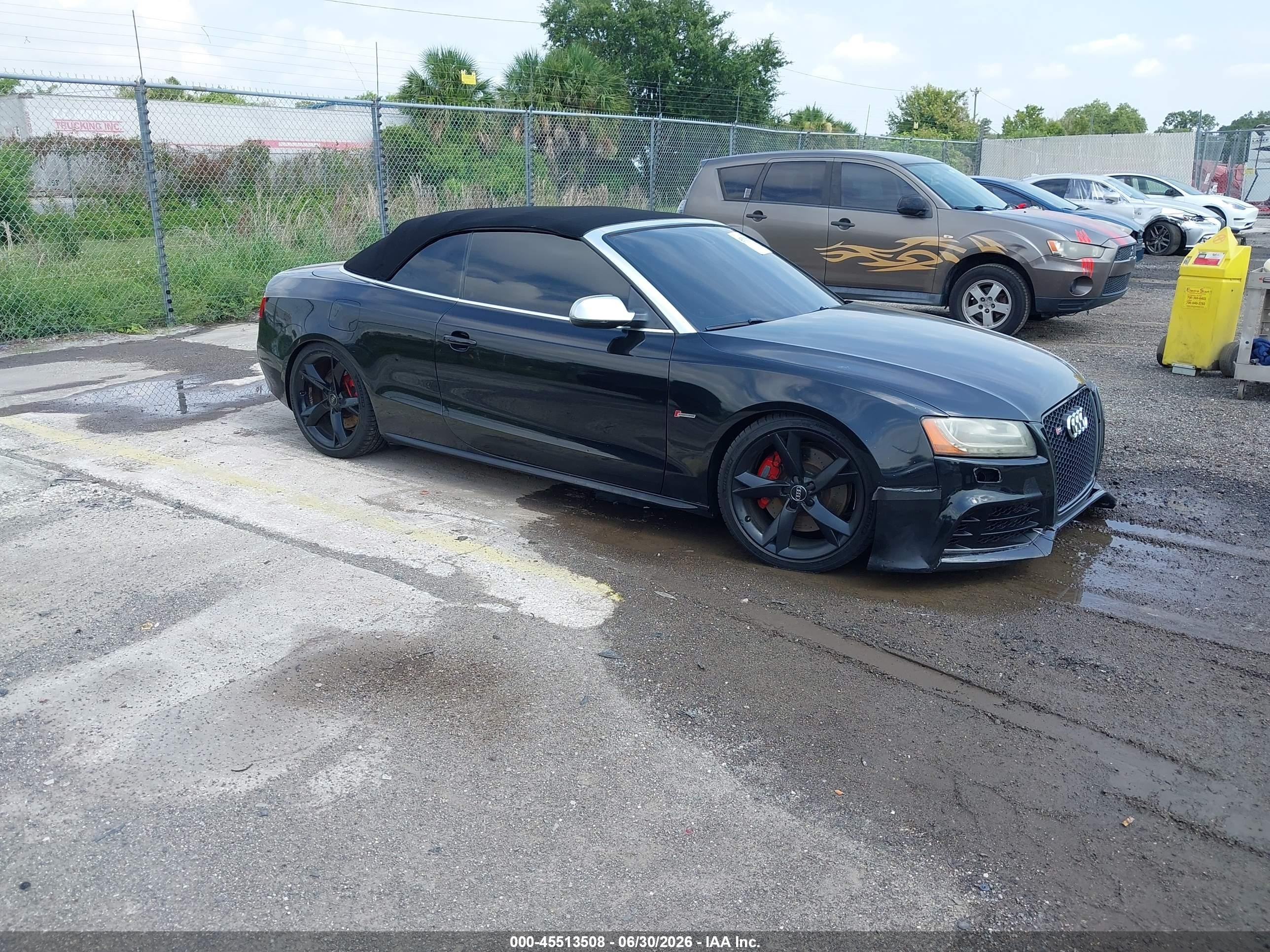 2011 Audi S5 Premium Plus, VIN WAUCGAFH5BN005810 — Side
