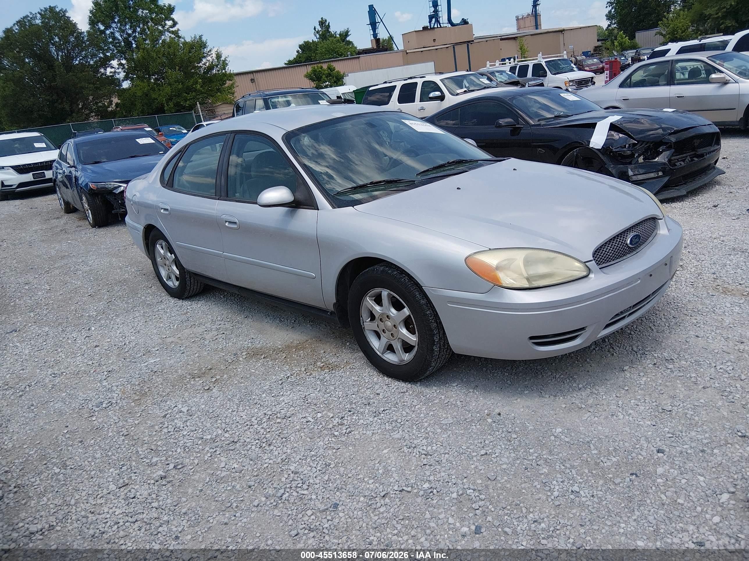 2007 Ford Taurus SEL, VIN 1FAFP56U87A119244 — Front end