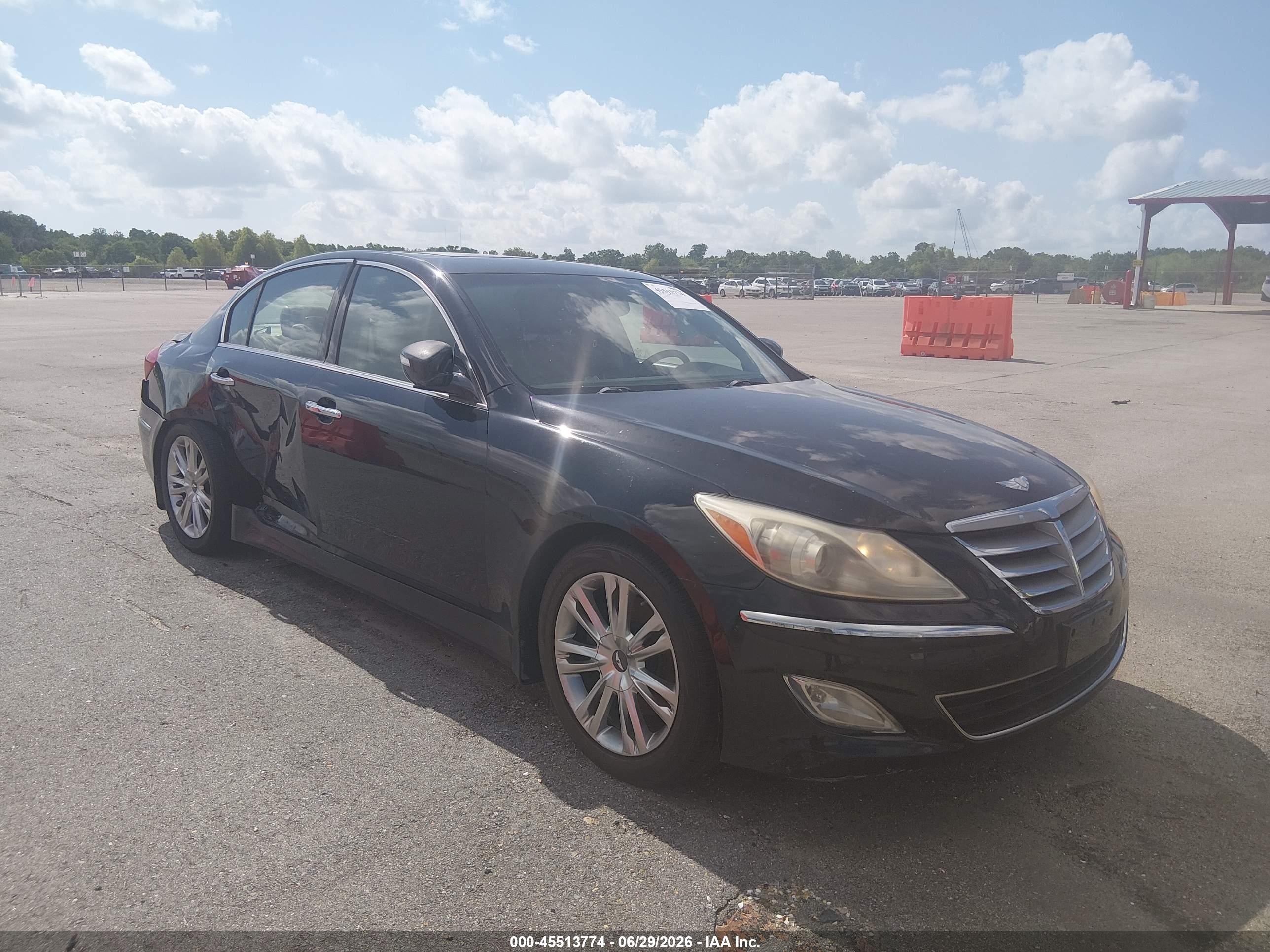 2014 Hyundai Genesis 3.8L, VIN KMHGC4DD0EU259626 — Side