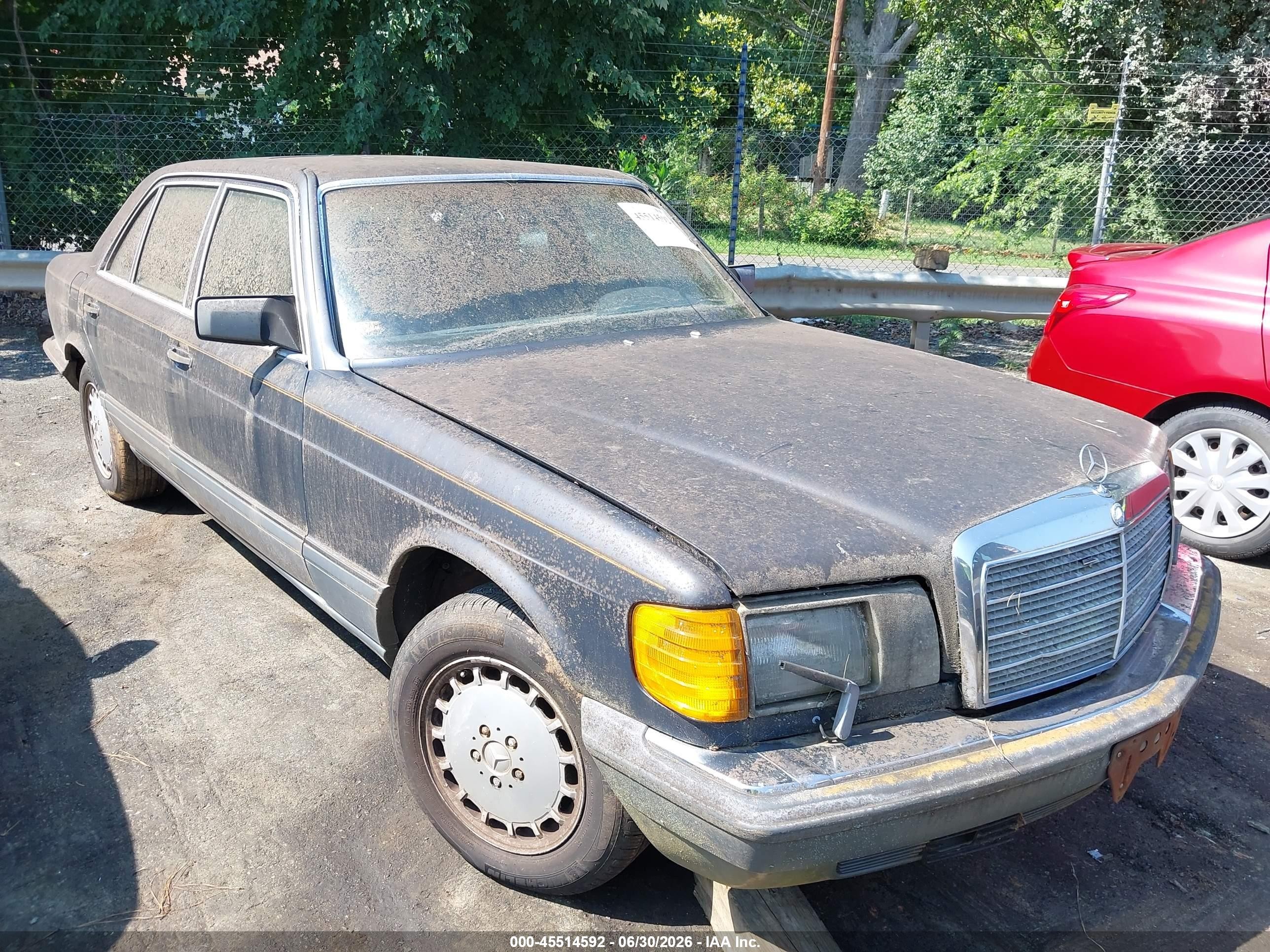 1987 Mercedes-Benz 300 SDL, VIN WDBCB25D6HA304260 — Normal wear
