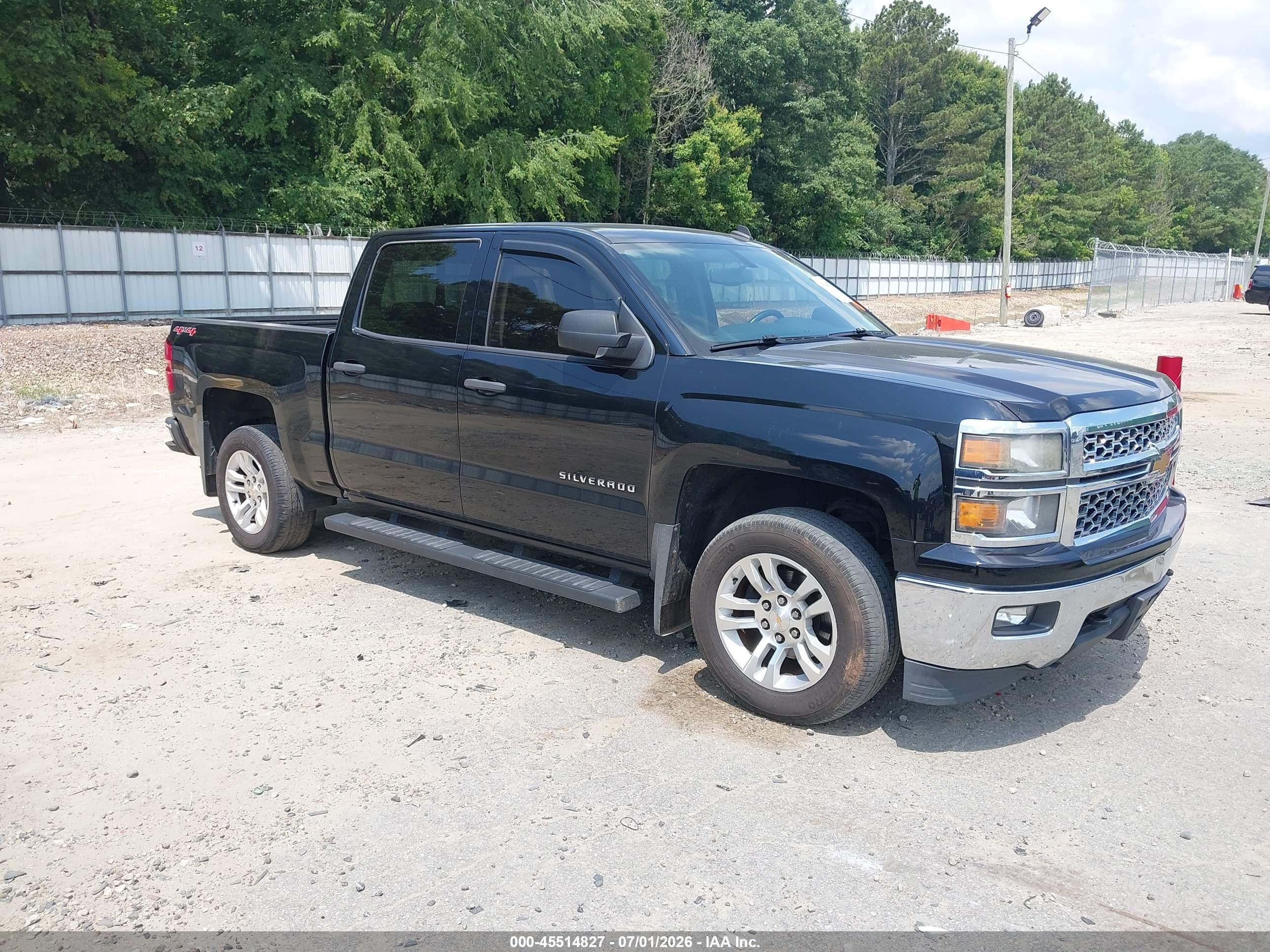 2014 Chevrolet Silverado 1500 LT, VIN 3GCUKREC2EG190793 — Side