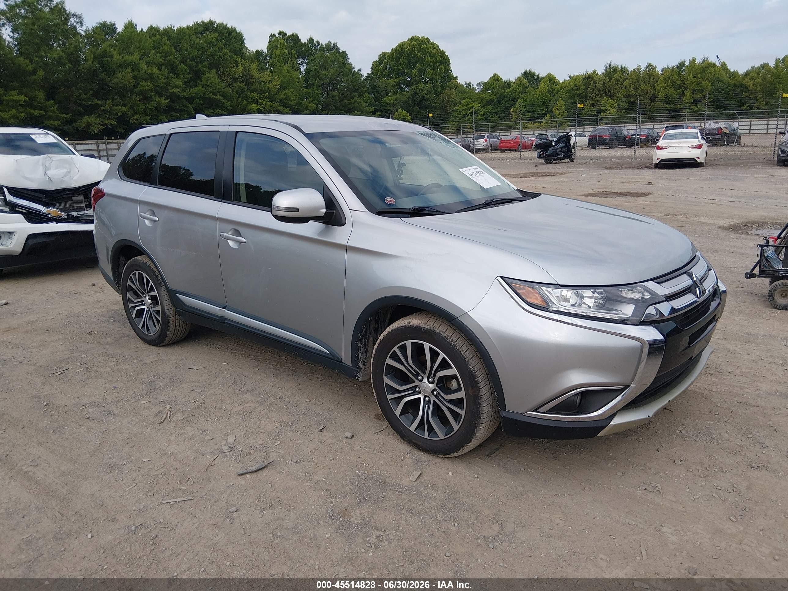 2018 Mitsubishi Outlander ES, VIN JA4AZ3A32JJ003606 — Крыша