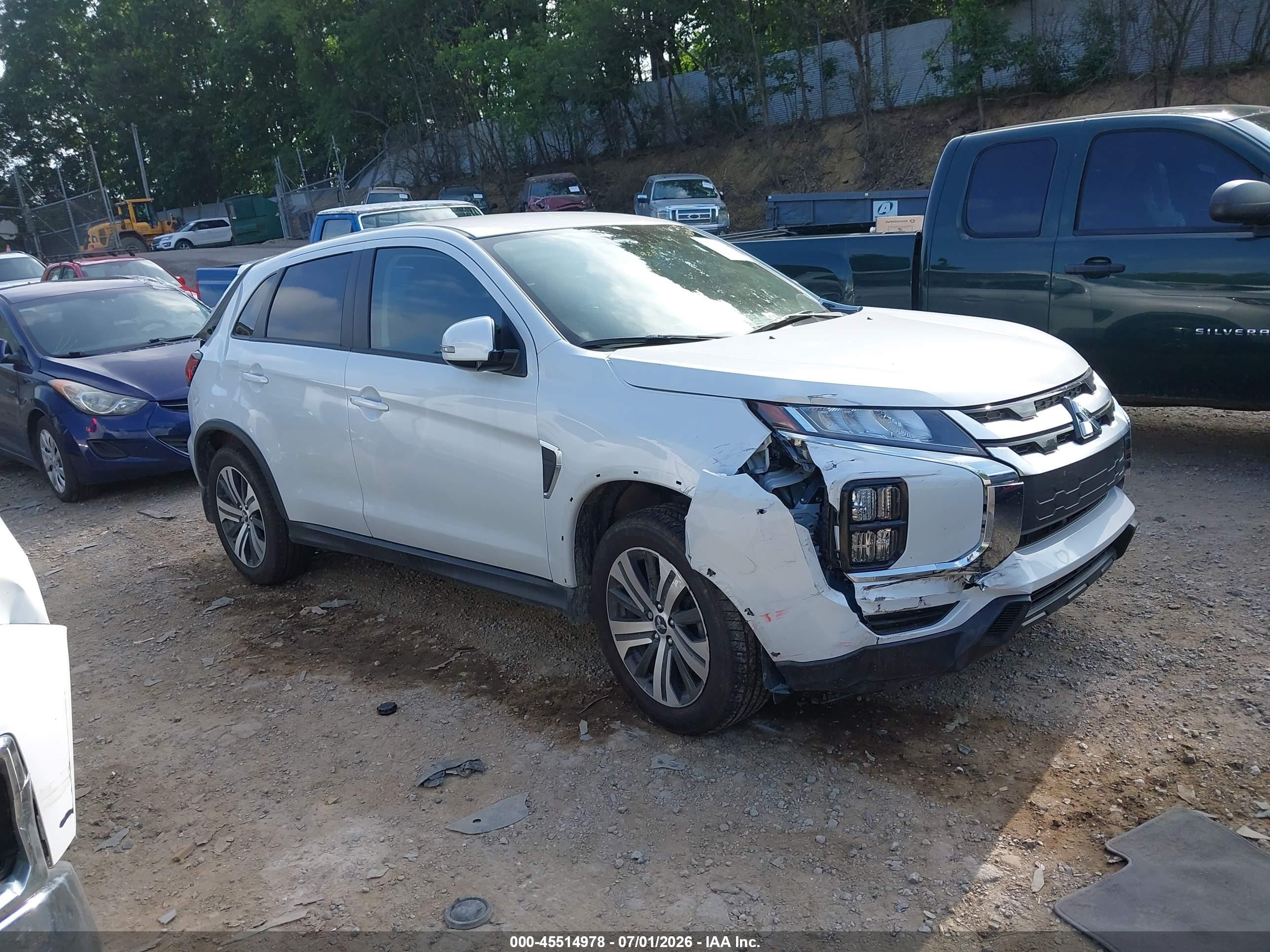 2023 Mitsubishi Outlander ES, VIN JA4ARUAU1PU000380 — Зад