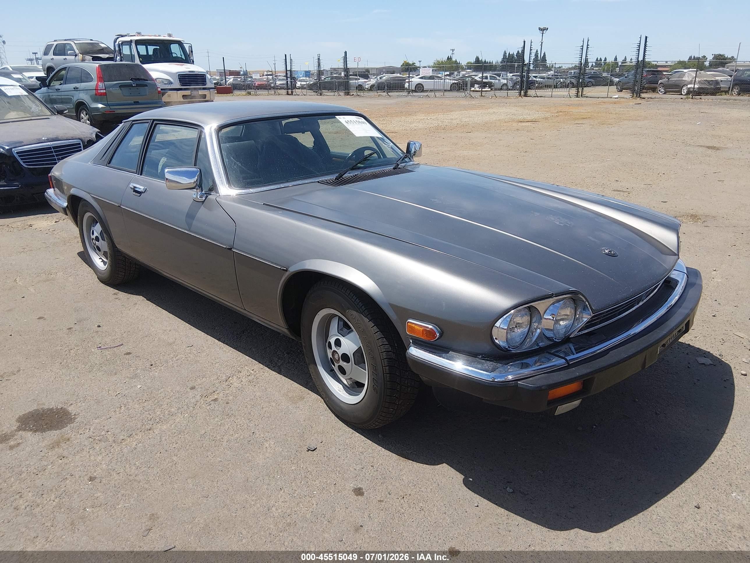 1984 Jaguar XJ, VIN SAJNV5842EC112852 — Normal wear