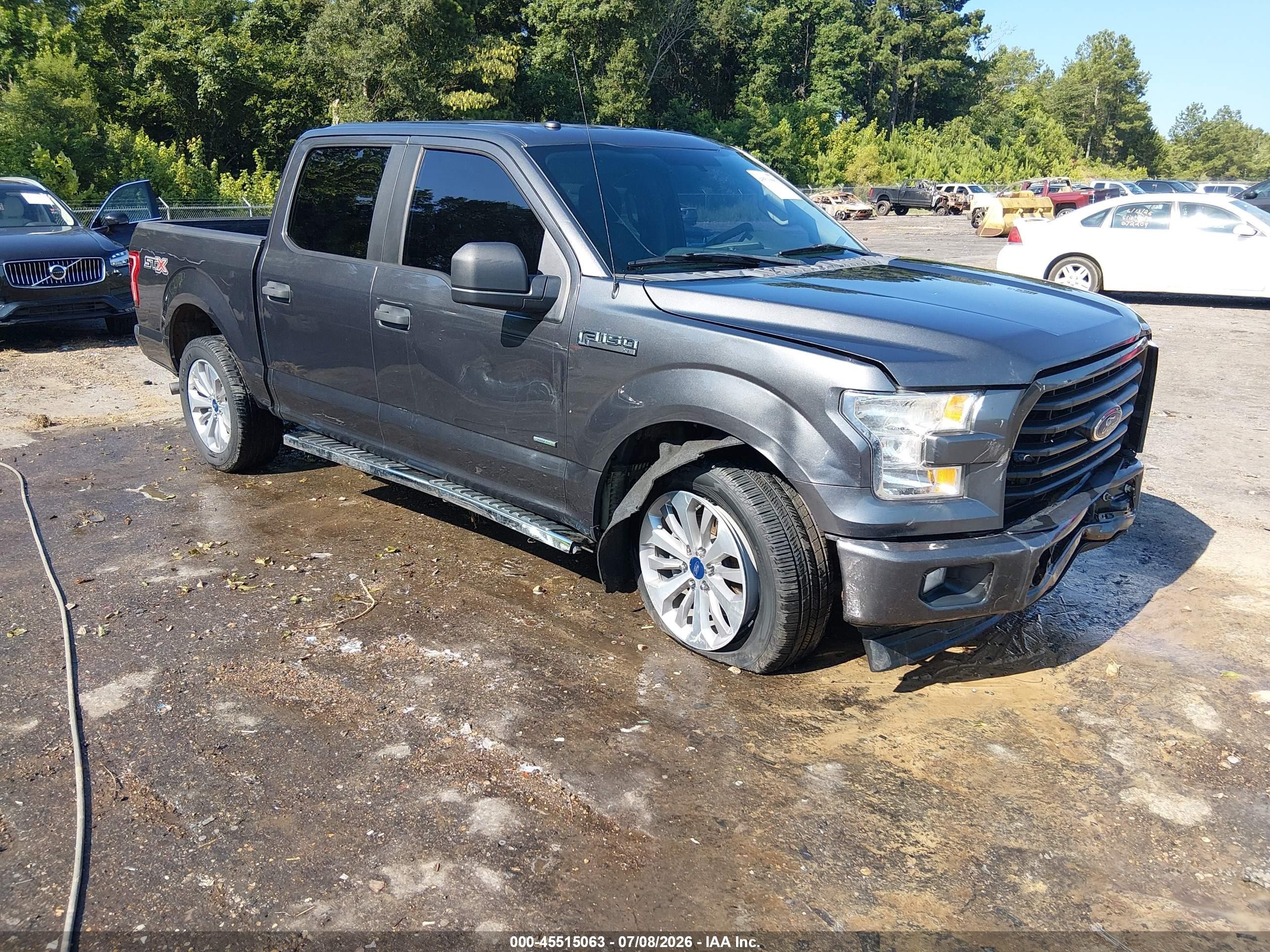 2017 Ford F-150 XL, VIN 1FTEW1CP1HFC80619 — Перед