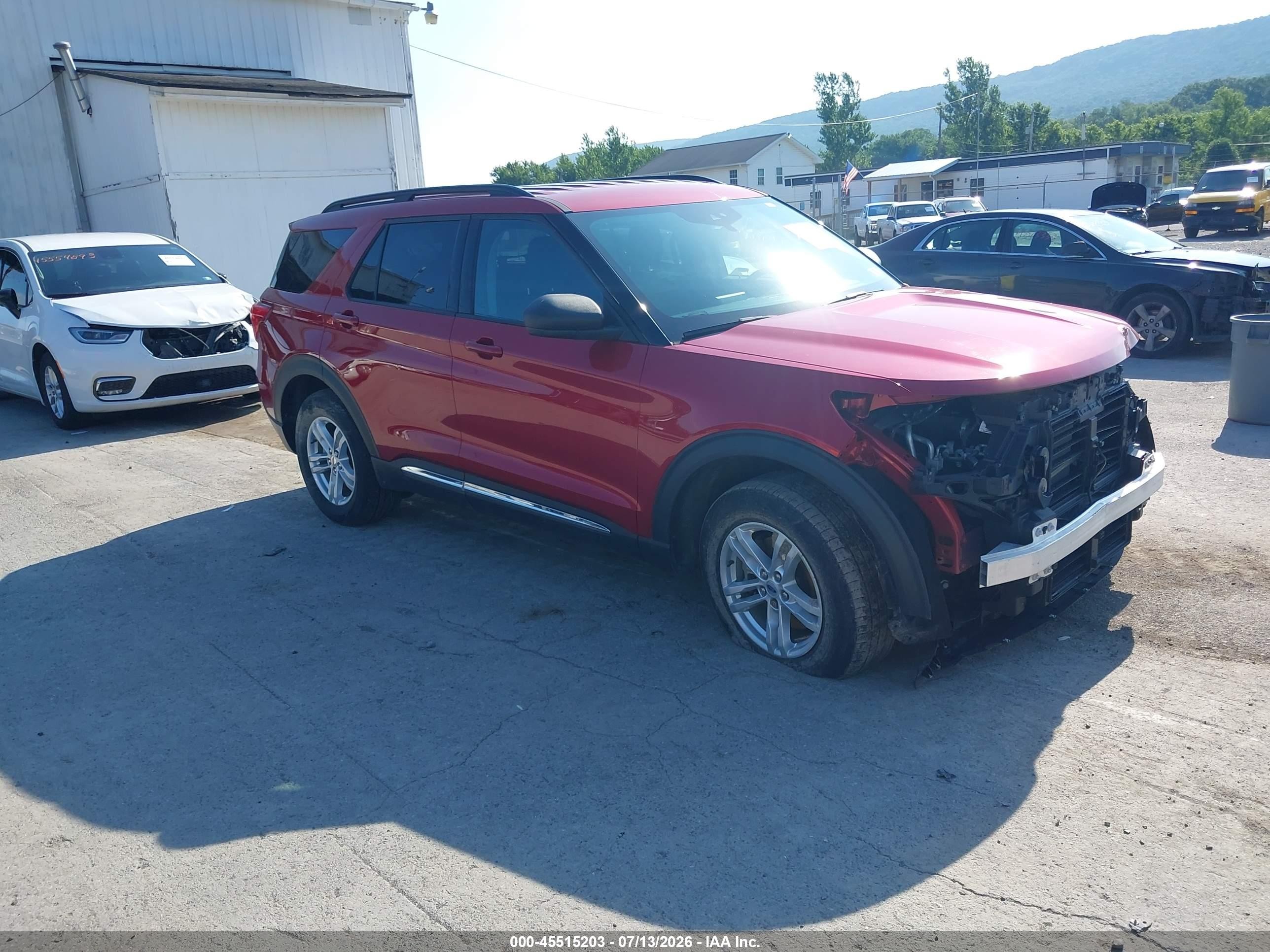 2022 Ford Explorer XLT, VIN 1FMSK8DH5NGB59186 — Front end