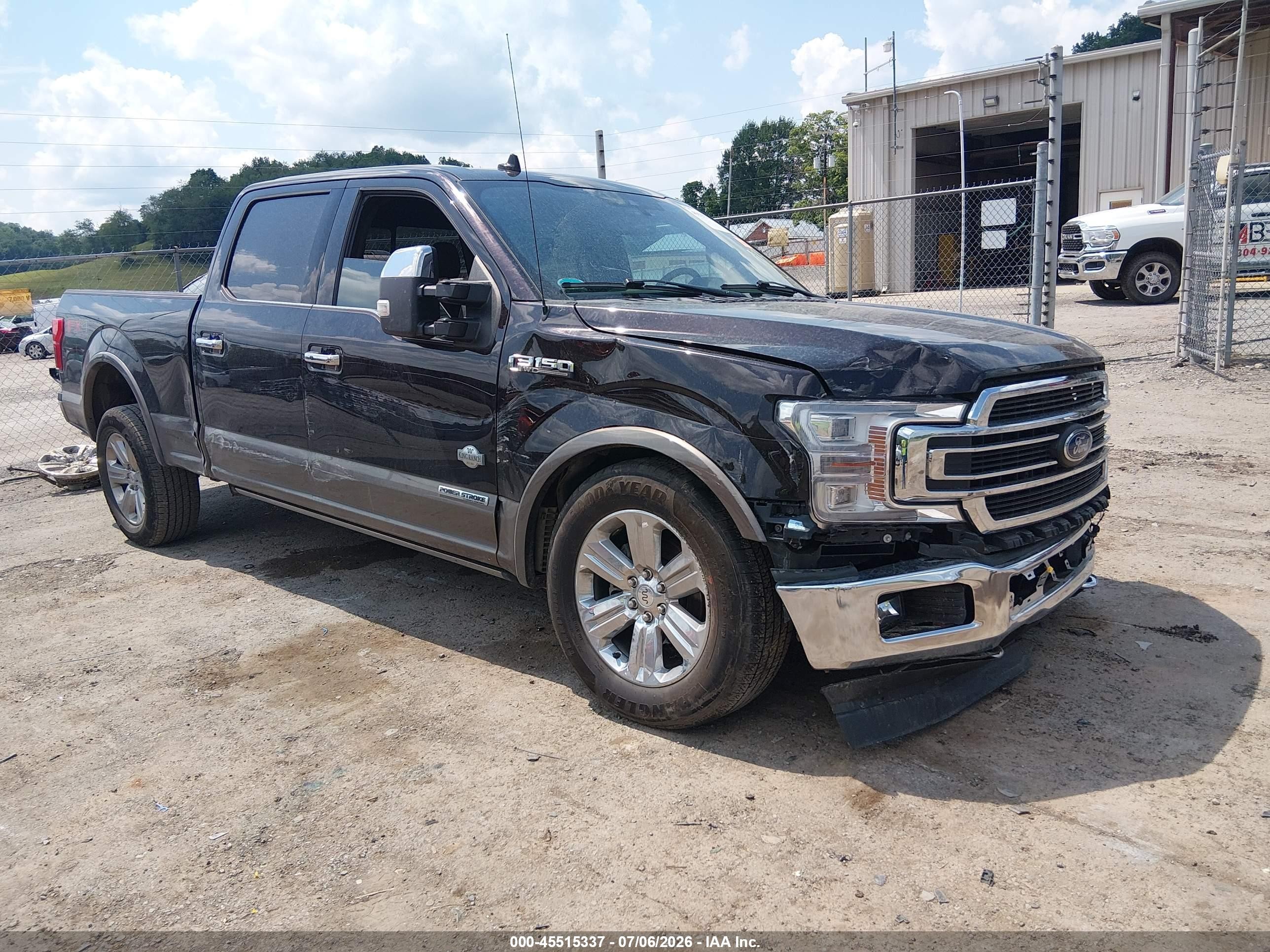 2018 Ford F-150 Platinum, VIN 1FTFW1E19JFE25568 — Перед