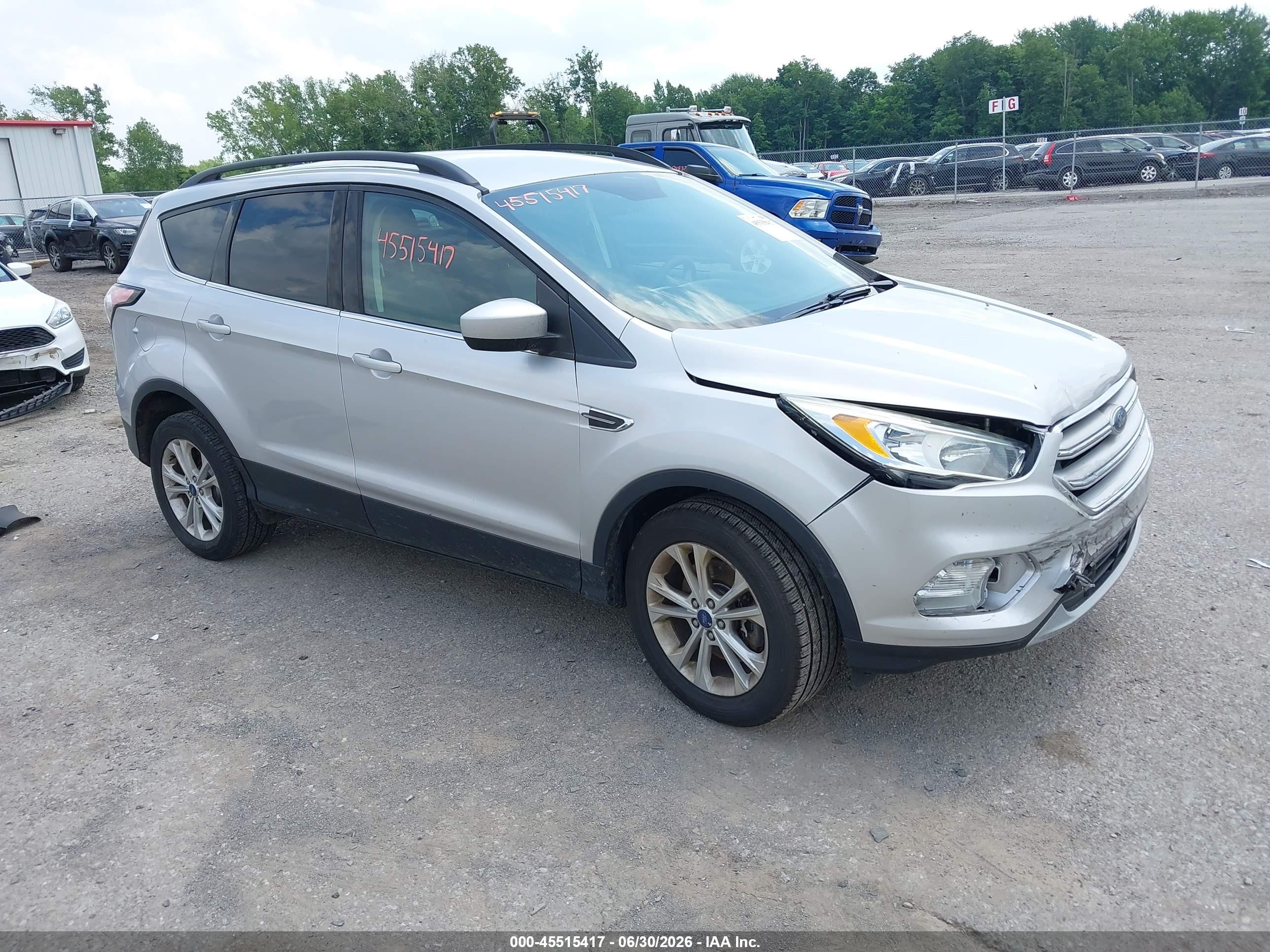 2018 Ford Escape SE, VIN 1FMCU9GD5JUB69659 — Front end