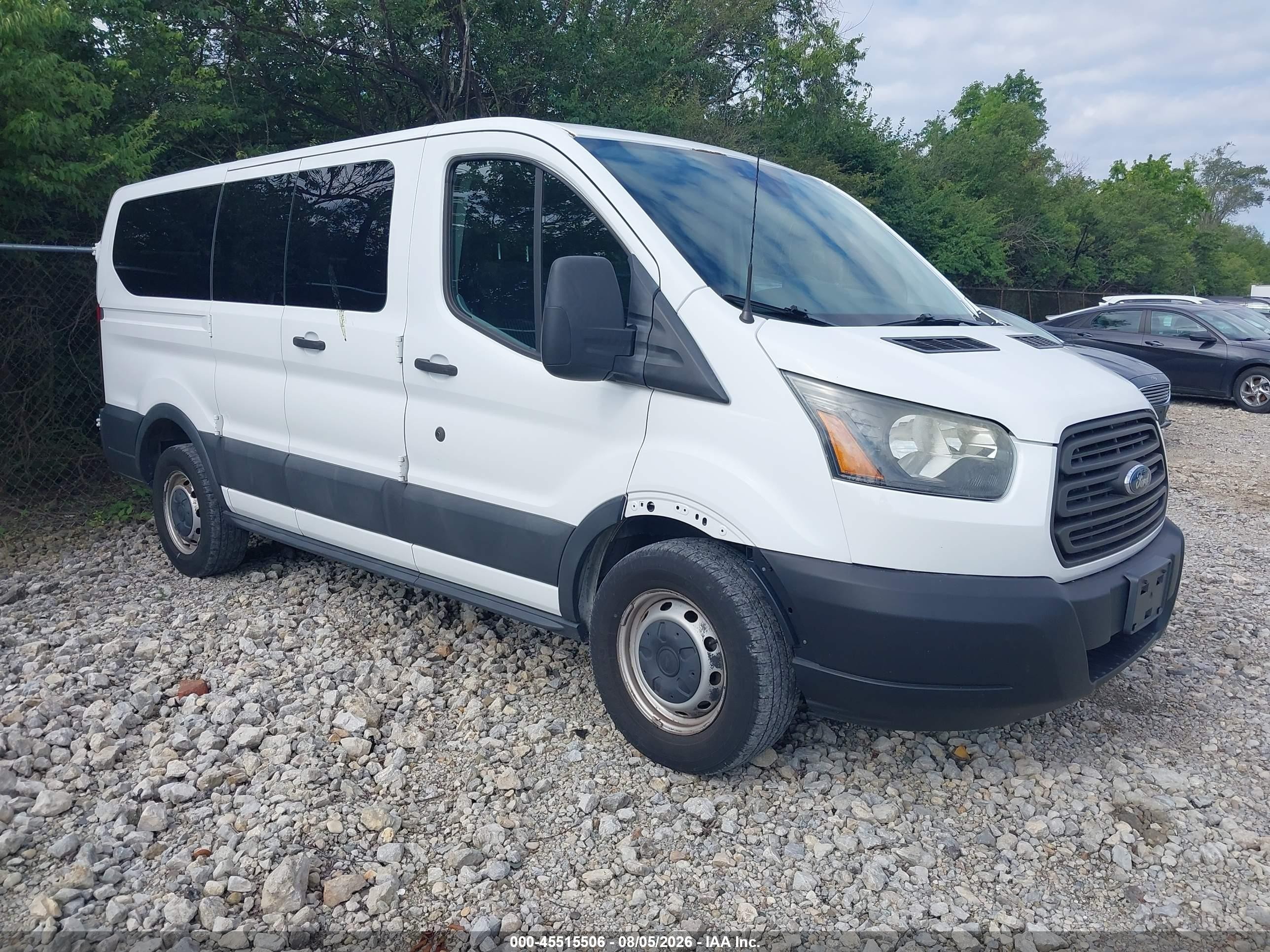 2016 Ford Transit XLT, VIN 1FMZK1ZM8GKA97827 — Front end