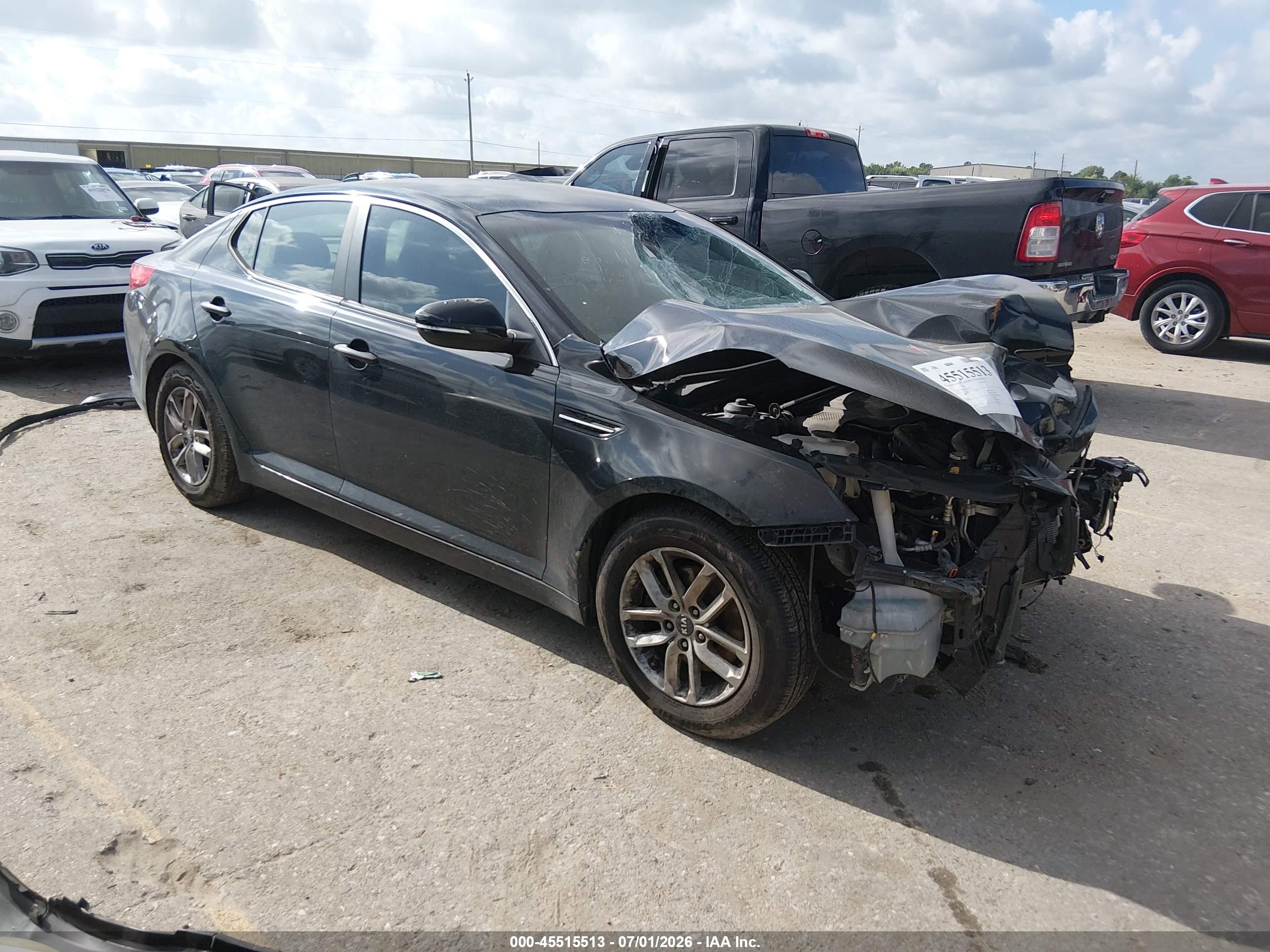 2011 Kia Optima LX, VIN KNAGM4A76B5051625 — Front end