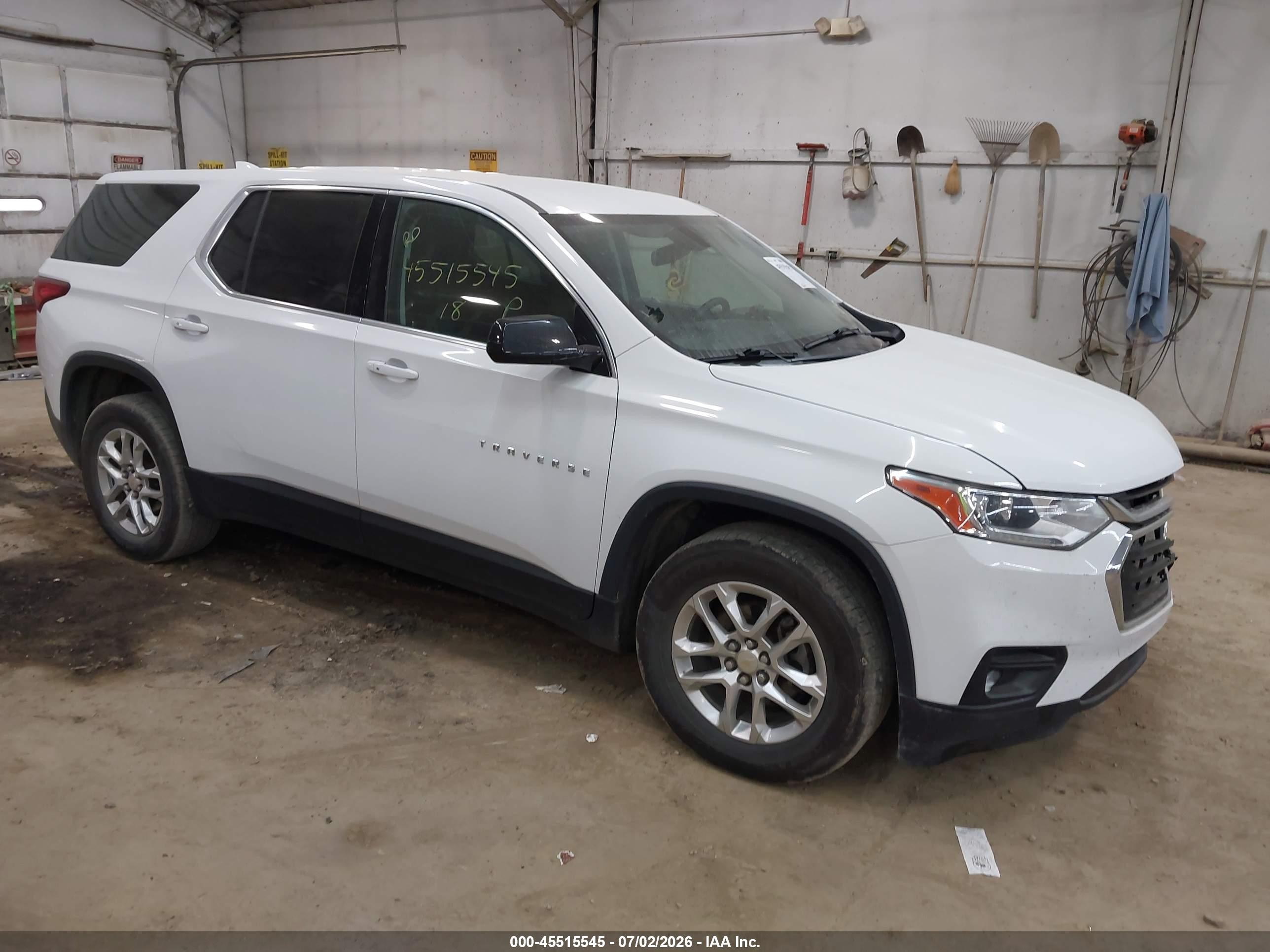 2018 Chevrolet Traverse LS, VIN 1GNEVFKW2JJ134863 — Front end