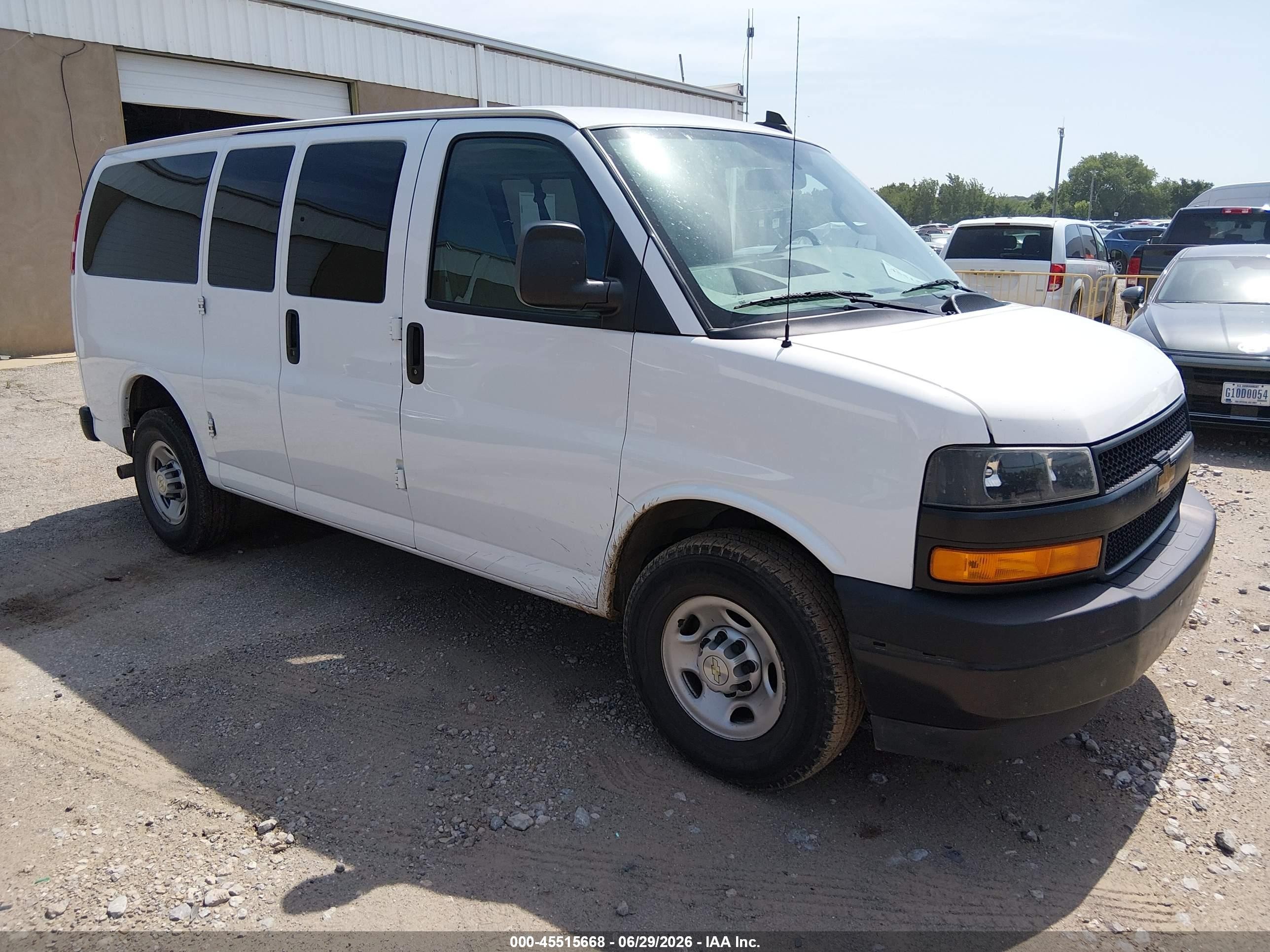 2020 Chevrolet Express Passenger LS, VIN 1GAWGEFP9L1255972 — Normal wear