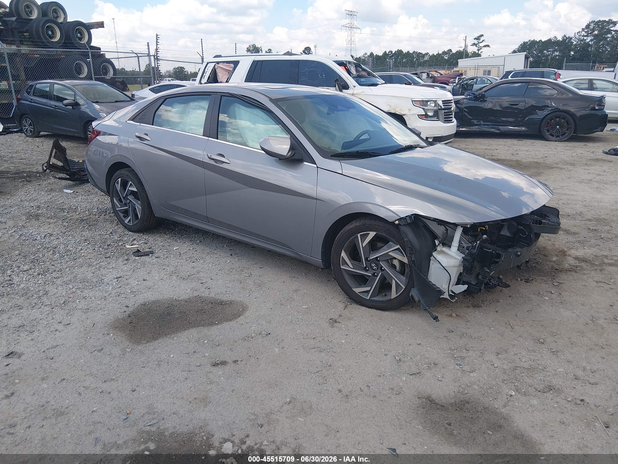 2025 Hyundai Elantra SEL Convenience, VIN KMHLS4DG4SU897515 — Front end