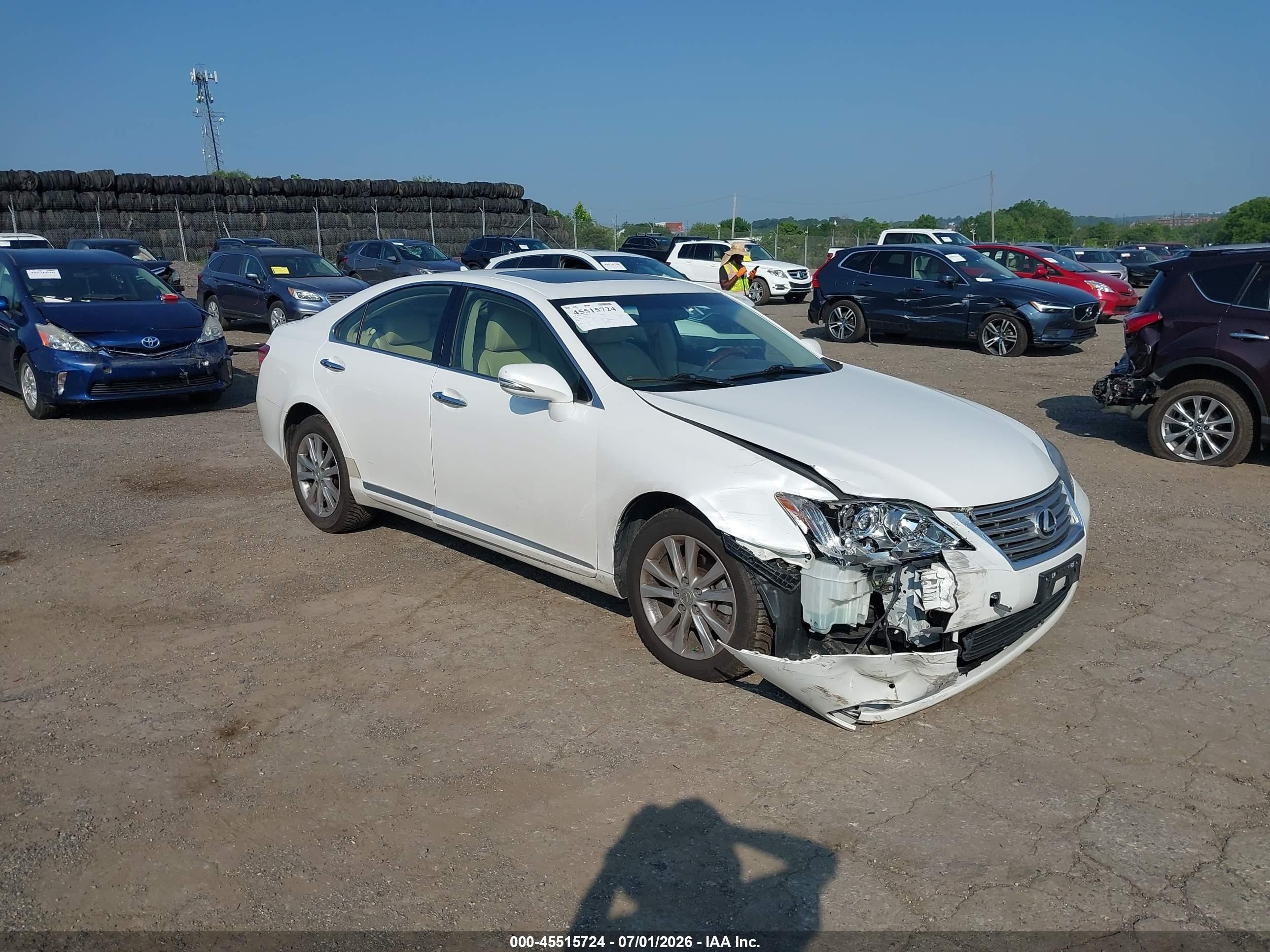 2012 Lexus ES 330, VIN JTHBK1EG8C2475479 — Перед