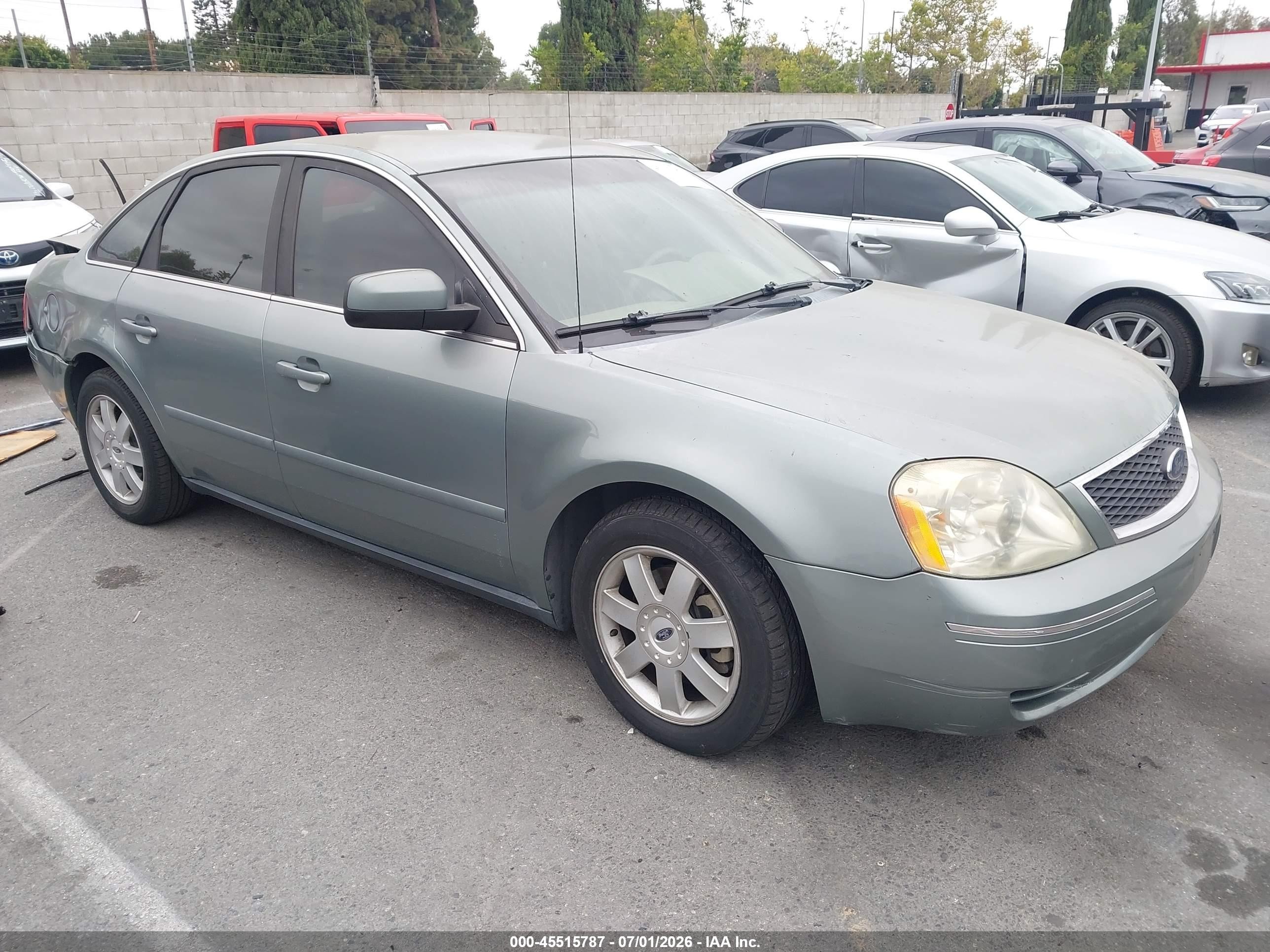 2005 Ford Five Hundred SE, VIN 1FAFP23145G107756 — Rear end