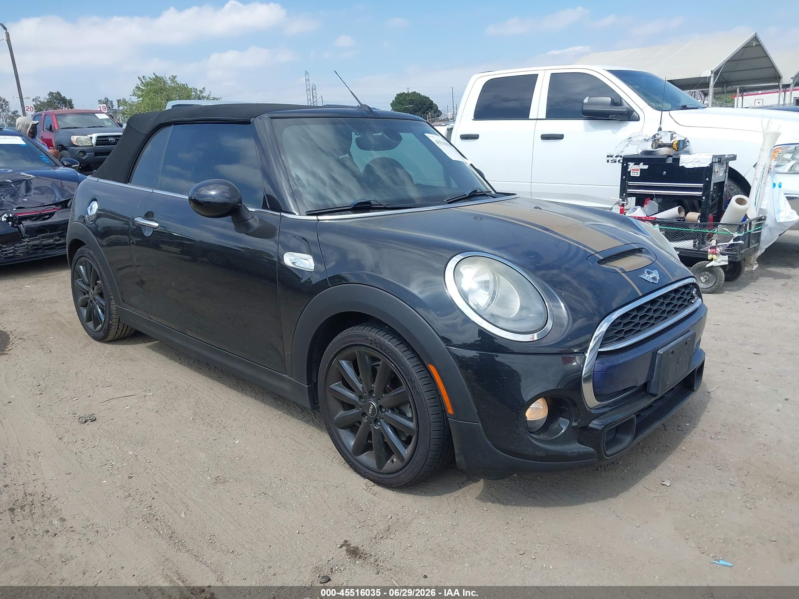 2017 MINI Convertible Cooper S, VIN WMWWG9C59H3C23097 — Normal wear