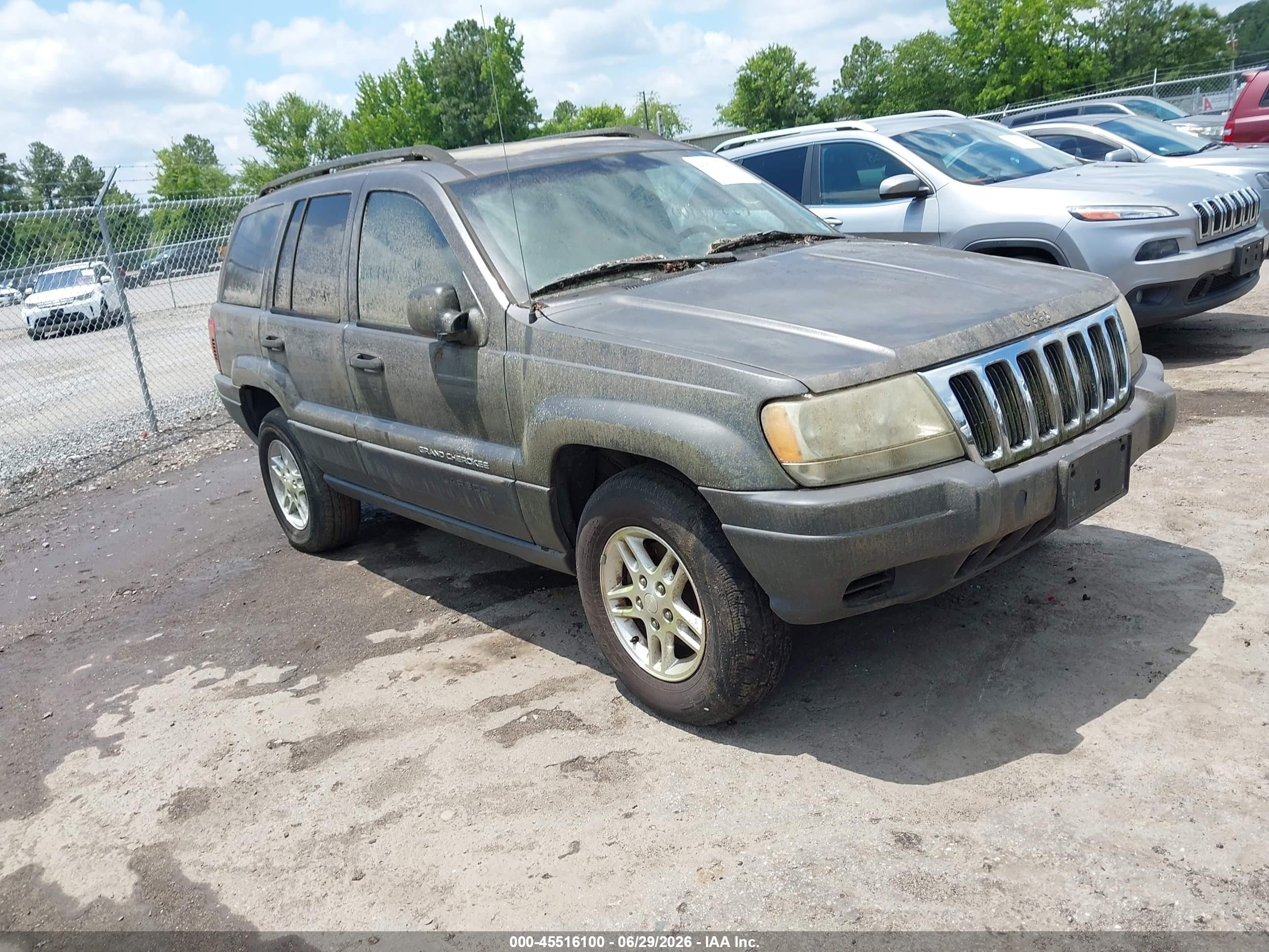 2003 Jeep Grand Cherokee Laredo, VIN 1J4GW48S43C609986 — Normal wear