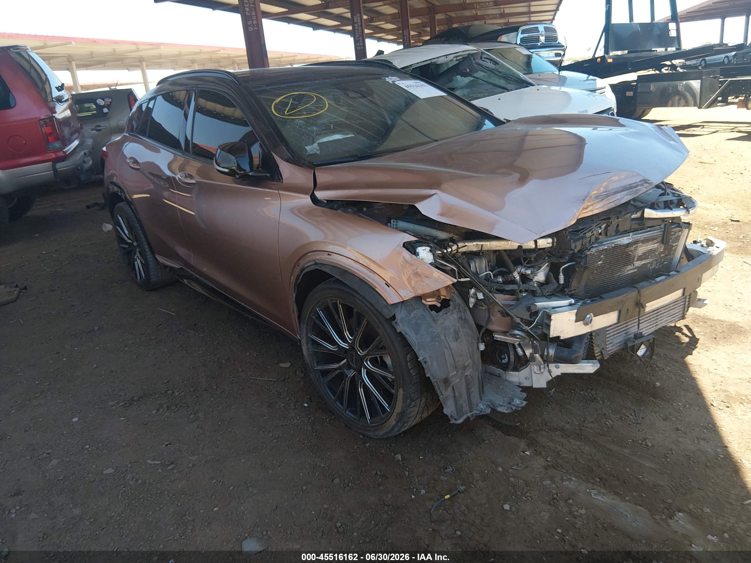 2017 Infiniti QX30 Luxury, VIN SJKCH5CPXHA017791 — Front end