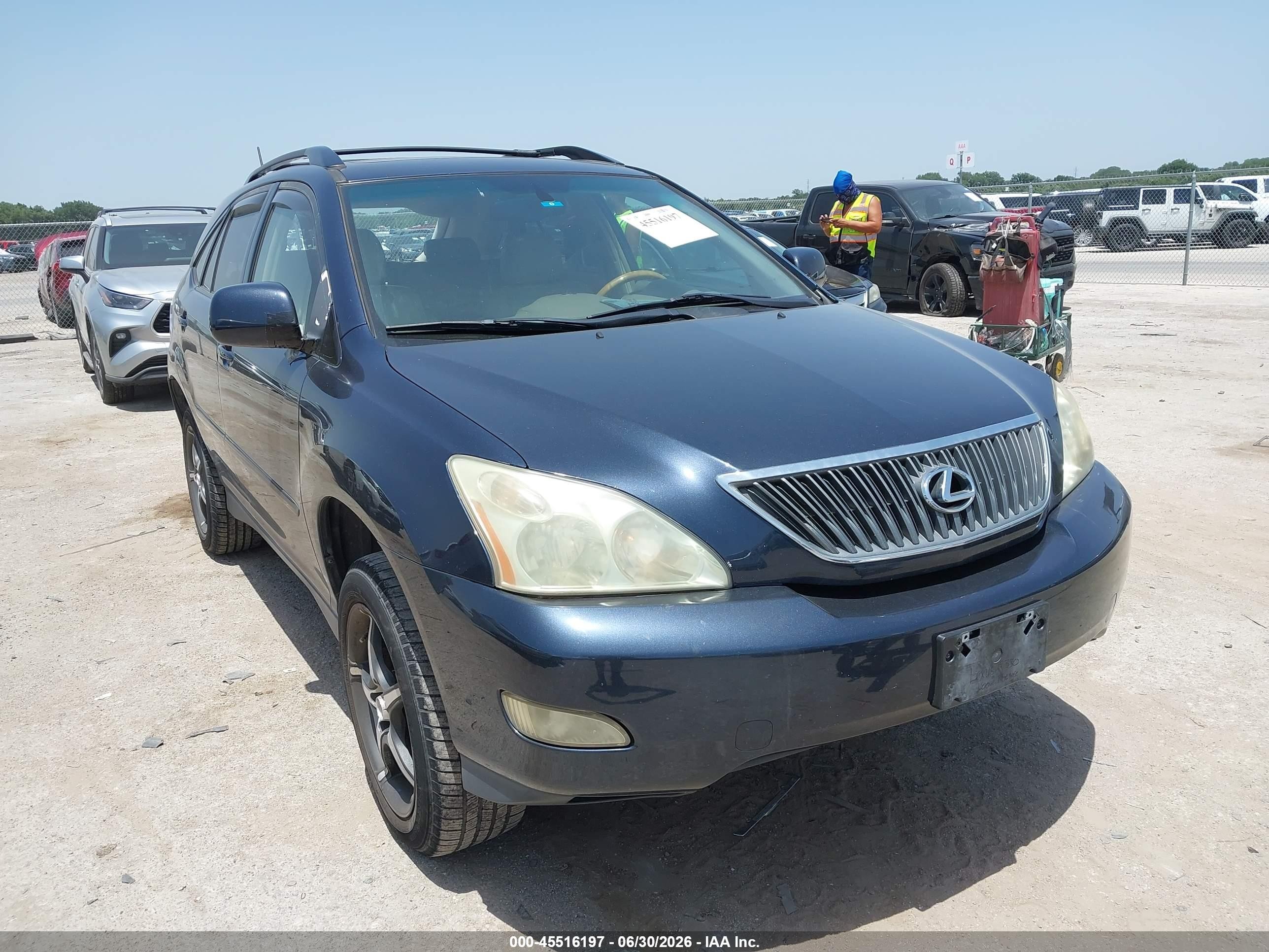 2004 Lexus RX 330, VIN JTJGA31U740008761 — Rear end