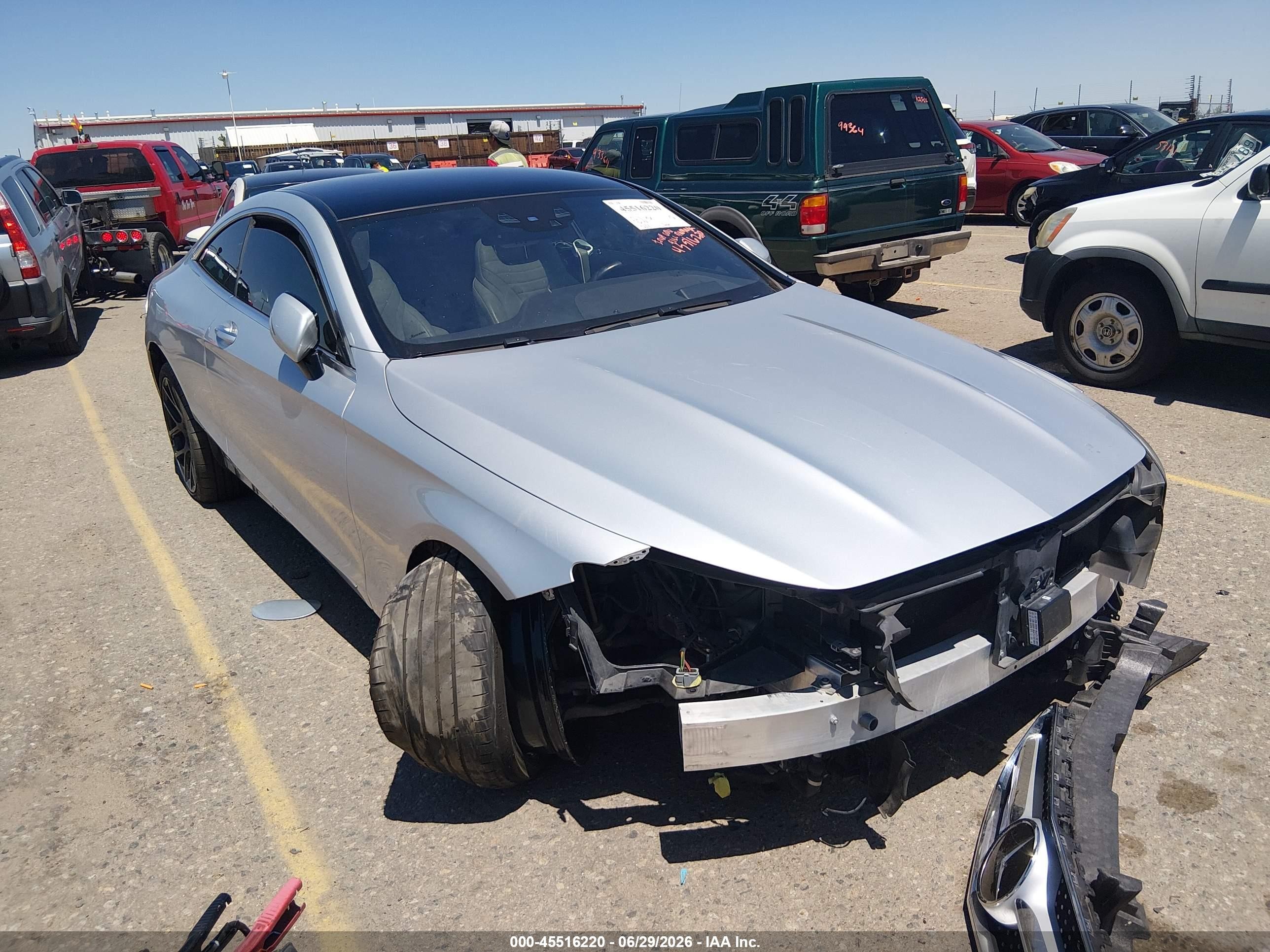 2016 Mercedes-Benz S 550, VIN WDDXJ8FB4GA012245 — Normal wear