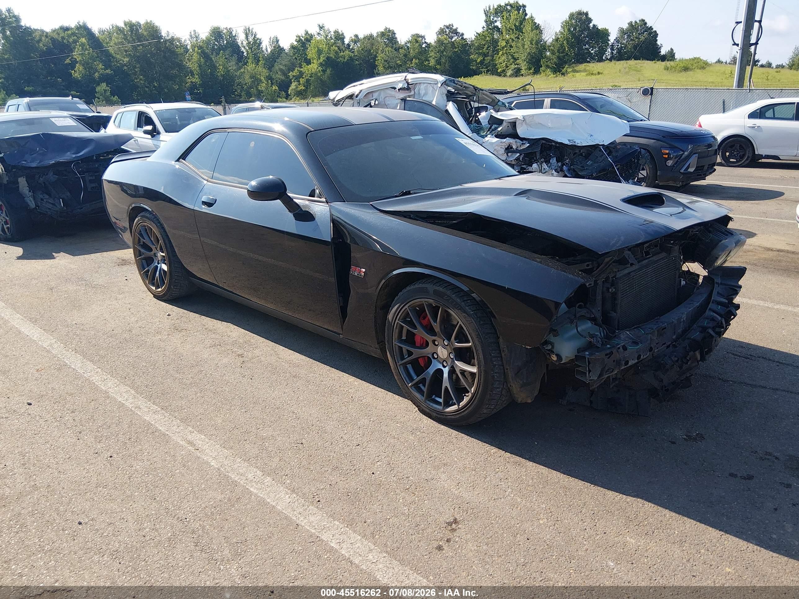 2016 Dodge Challenger SRT 392, VIN 2C3CDZDJ0GH275127 — Front end