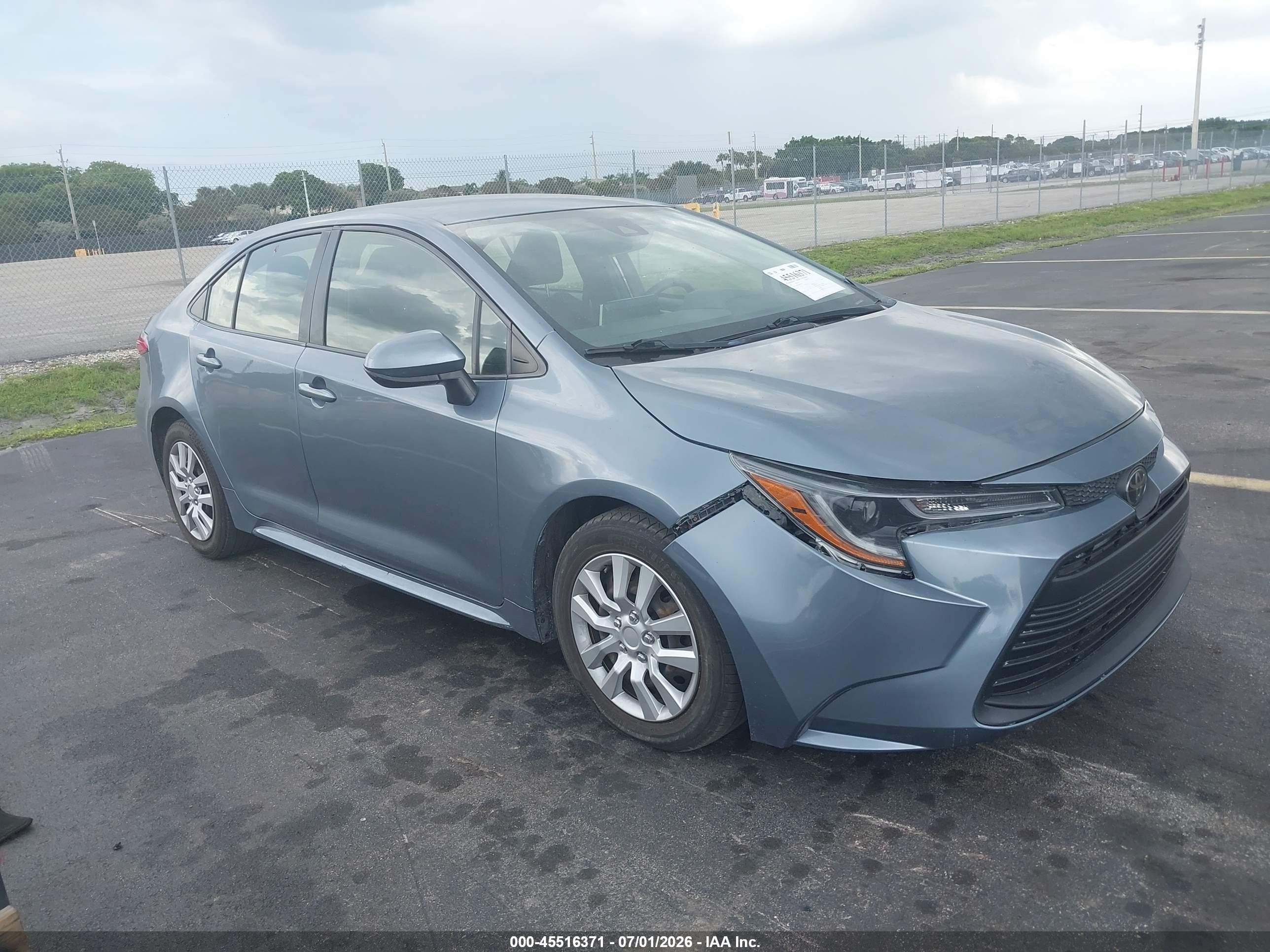 2021 Toyota Corolla LE, VIN JTDEPMAE0MJ163251 — Side