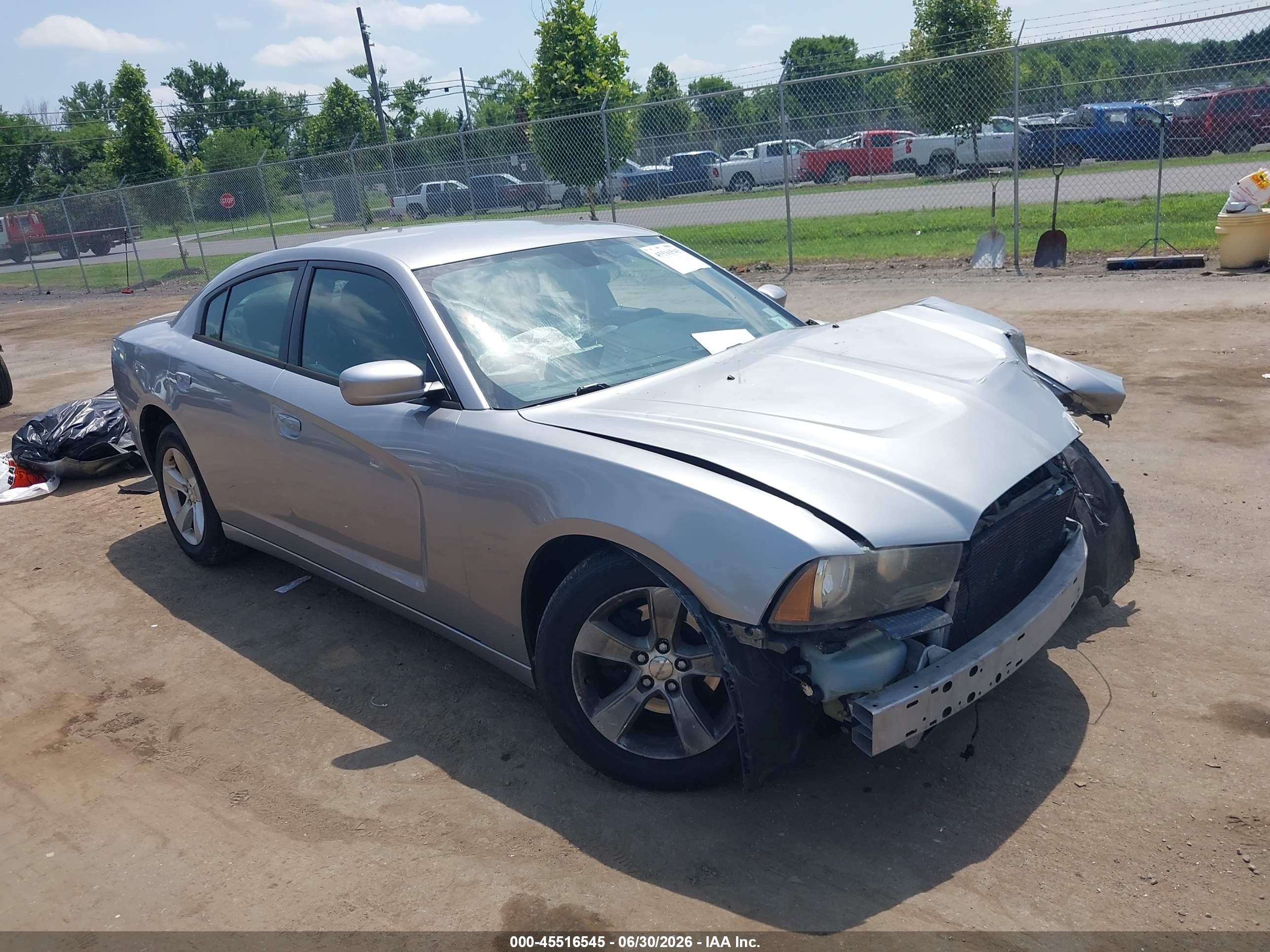 2013 Dodge Charger SE, VIN 2C3CDXBG1DH745351 — Front end