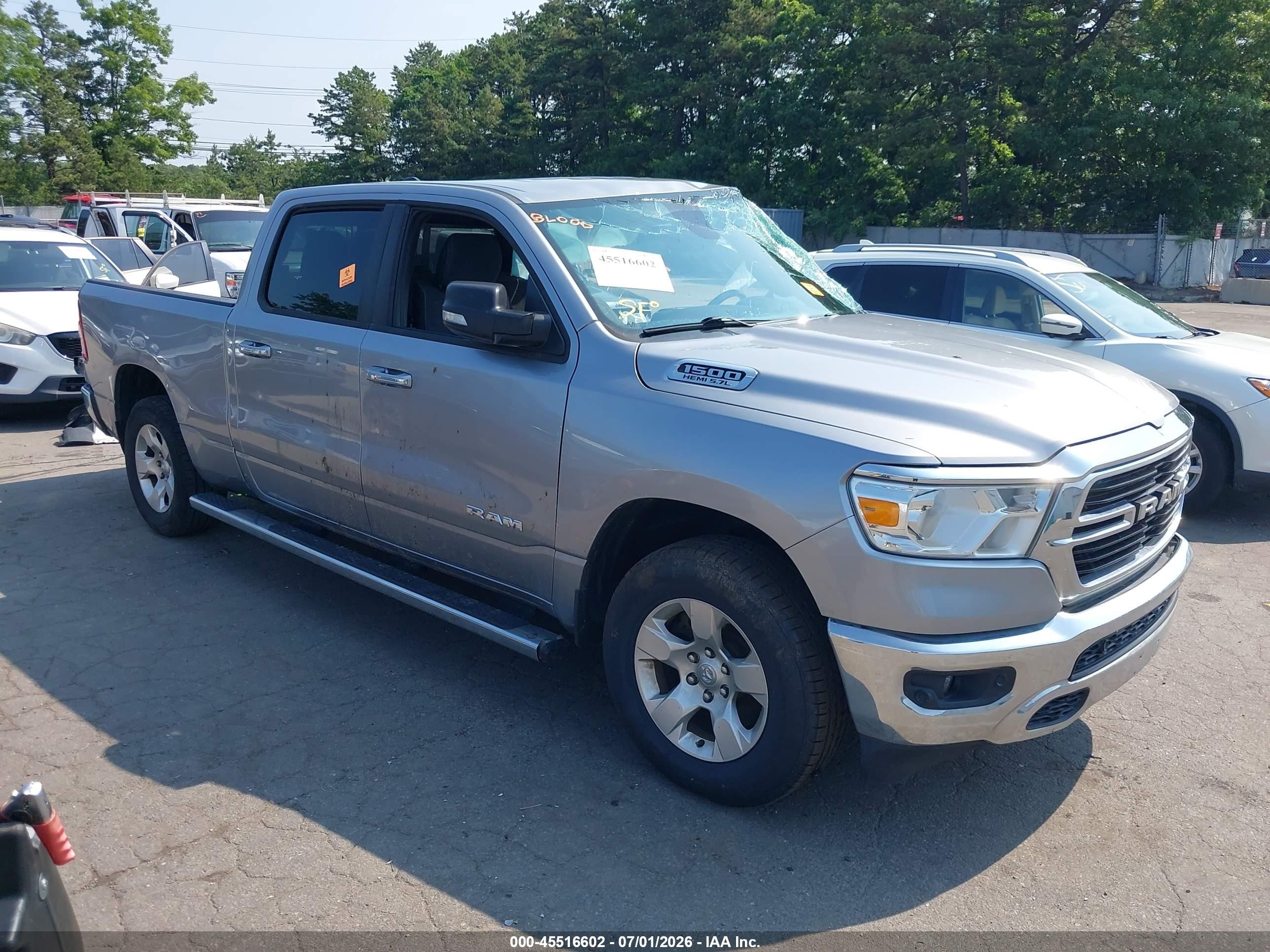 2019 Ram 1500 Big Horn, VIN 1C6SRFMT6KN756919 — Биологическое загрязнение