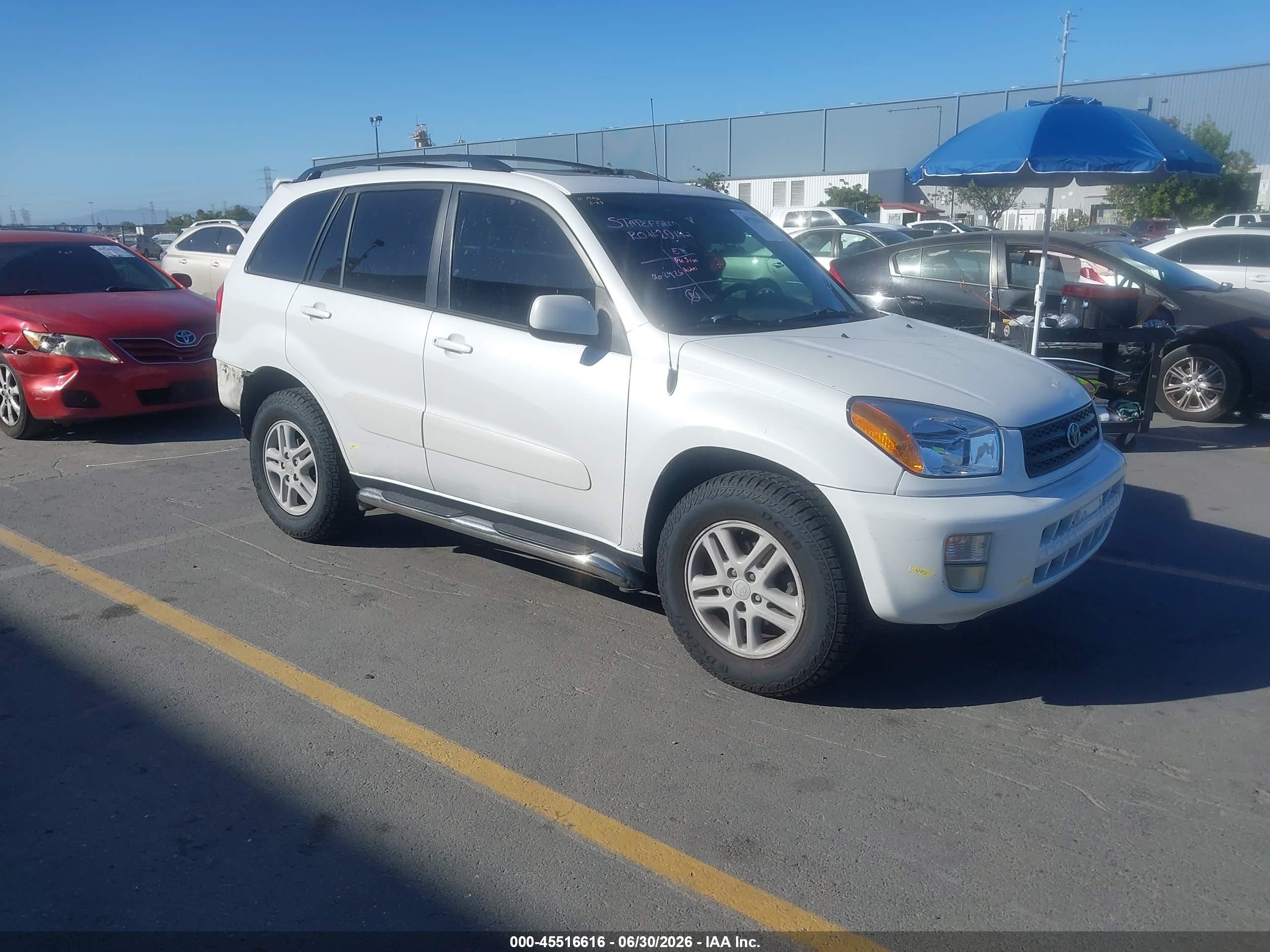 2002 Toyota RAV4, VIN JTEGH20V220068443 — Rear end