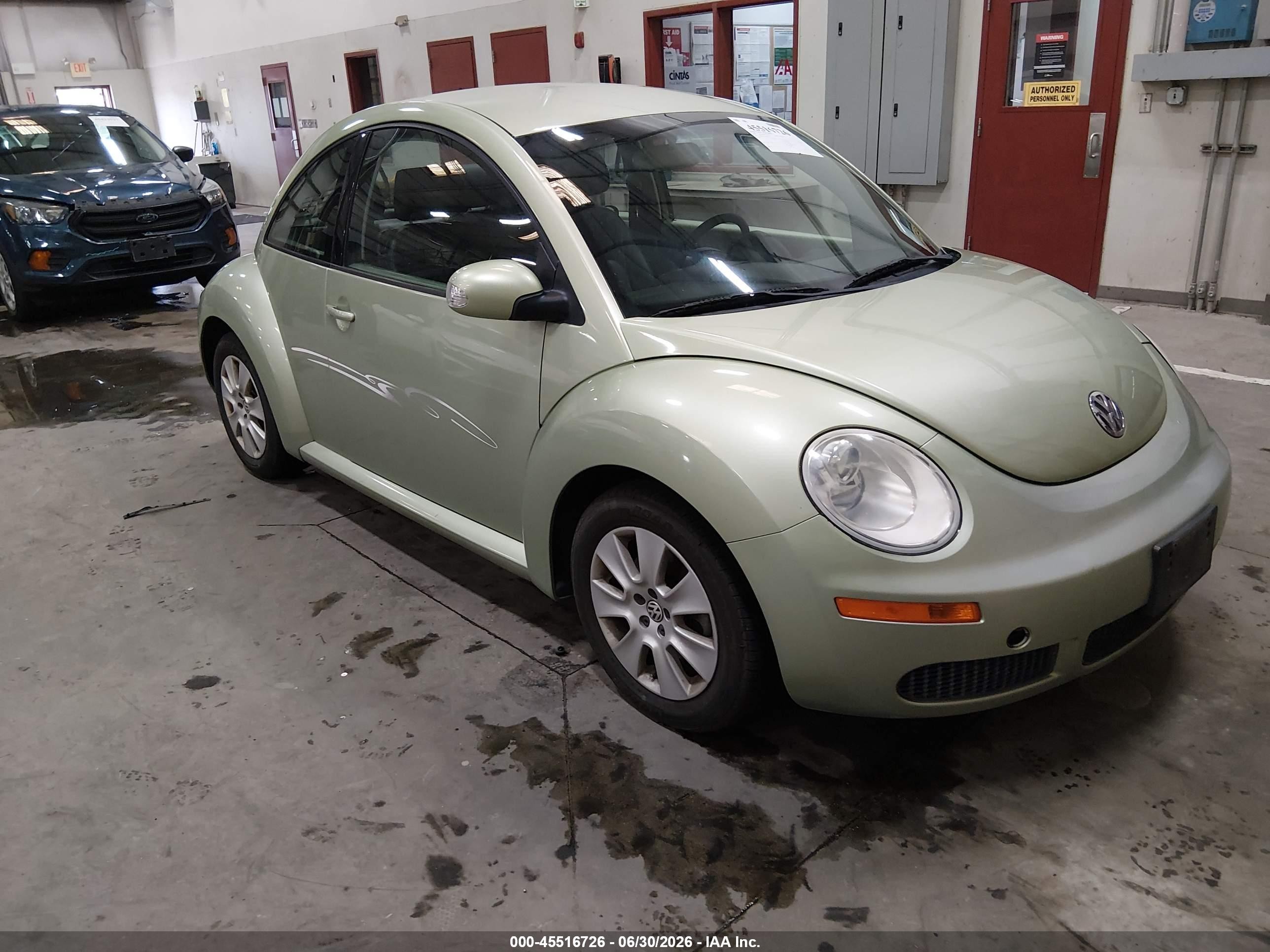 2008 Volkswagen Beetle S, VIN 3VWPG31C38M524205 — Front end