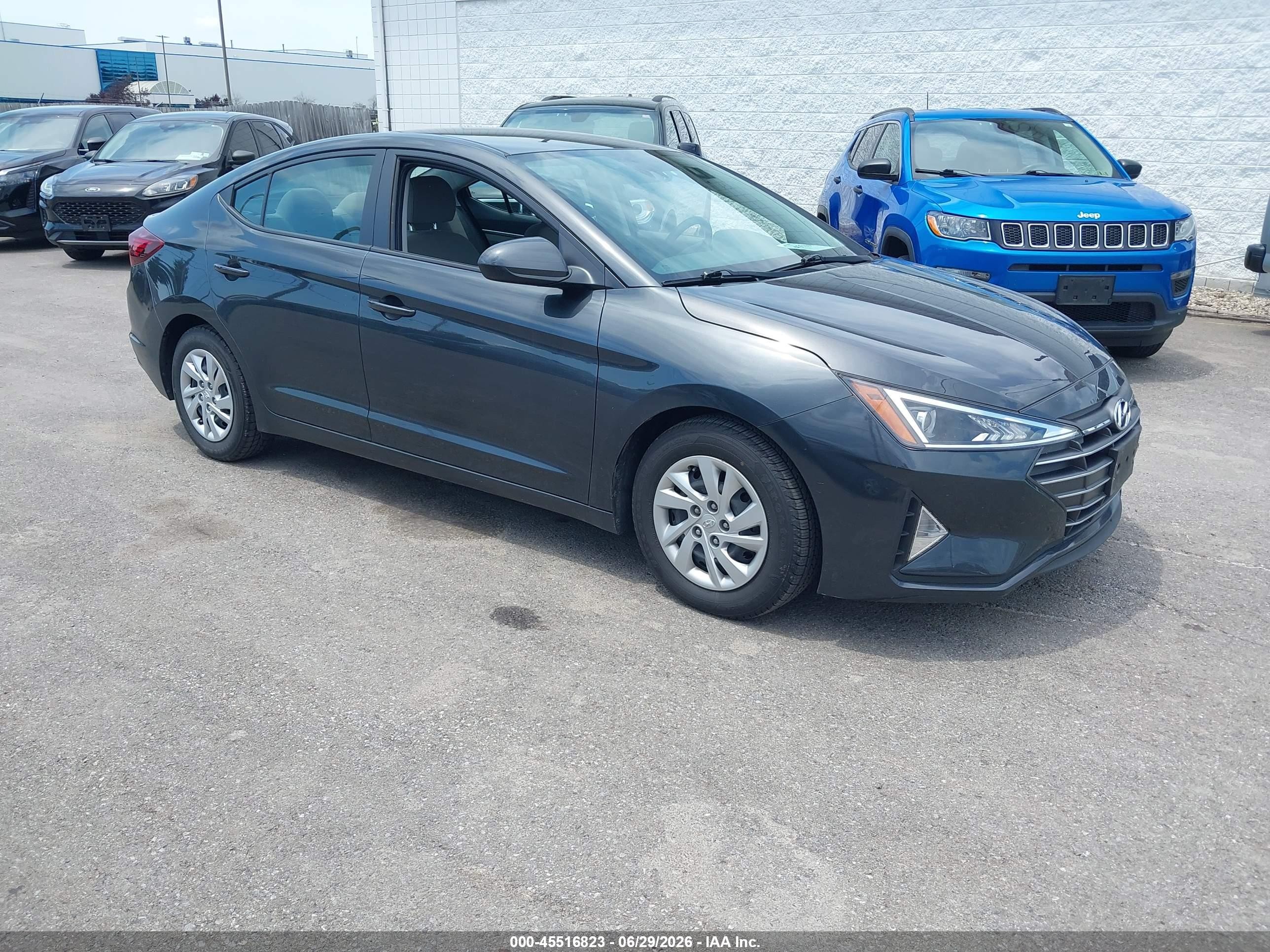 2020 Hyundai Elantra SE, VIN 5NPD74LF3LH614116 — Normal wear