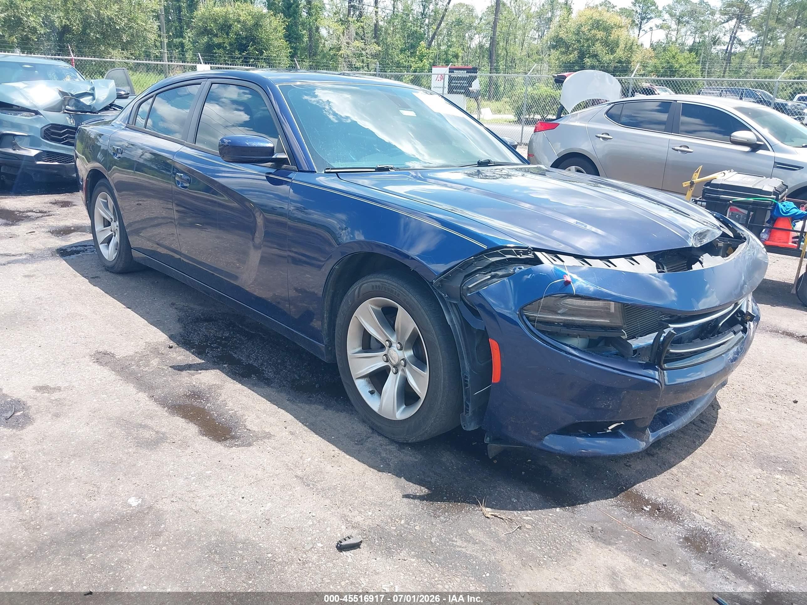 2015 Dodge Charger SE, VIN 2C3CDXBG3FH897053 — Front end