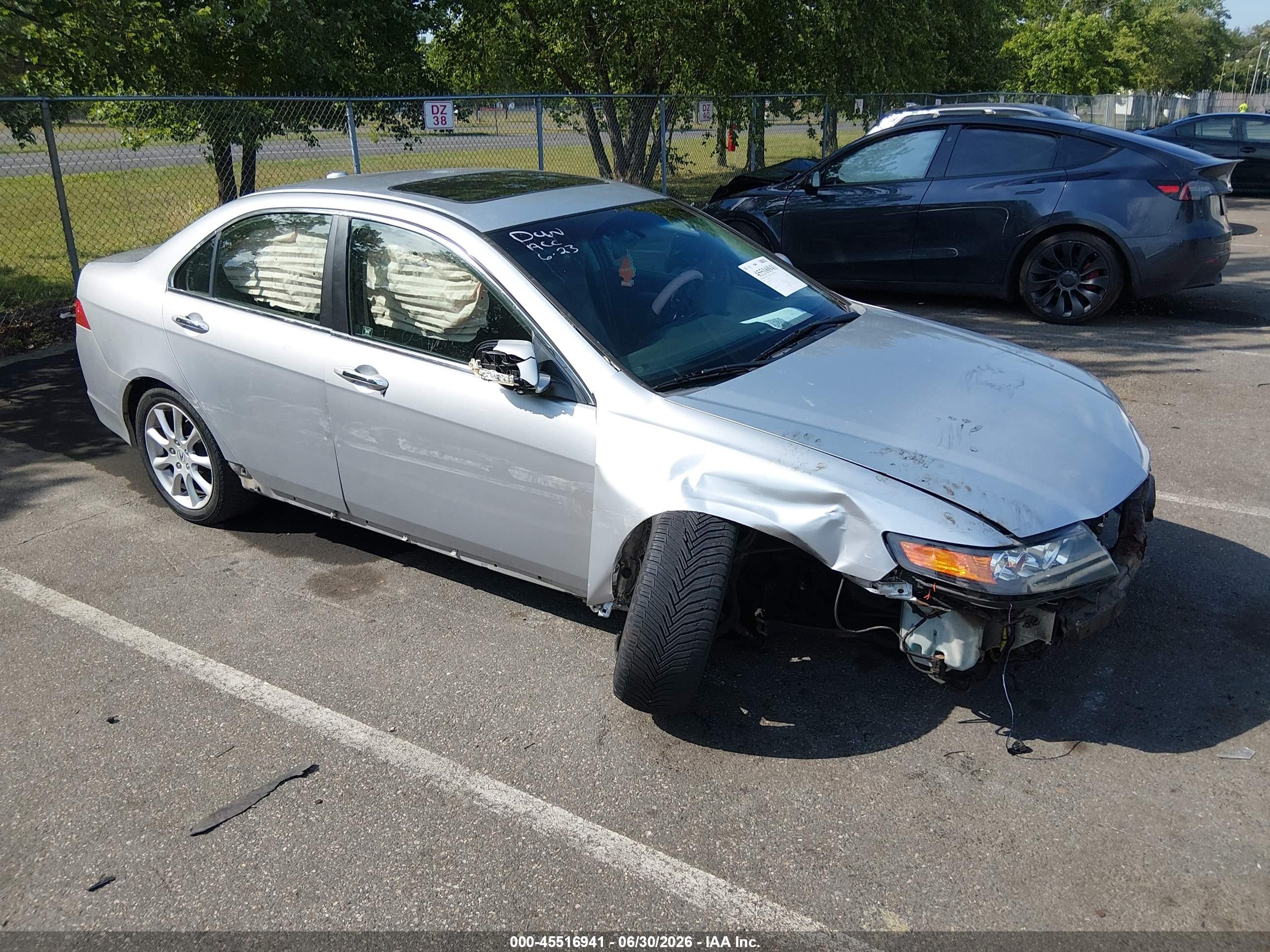 2007 Acura TSX, VIN JH4CL96857C005904 — Front end