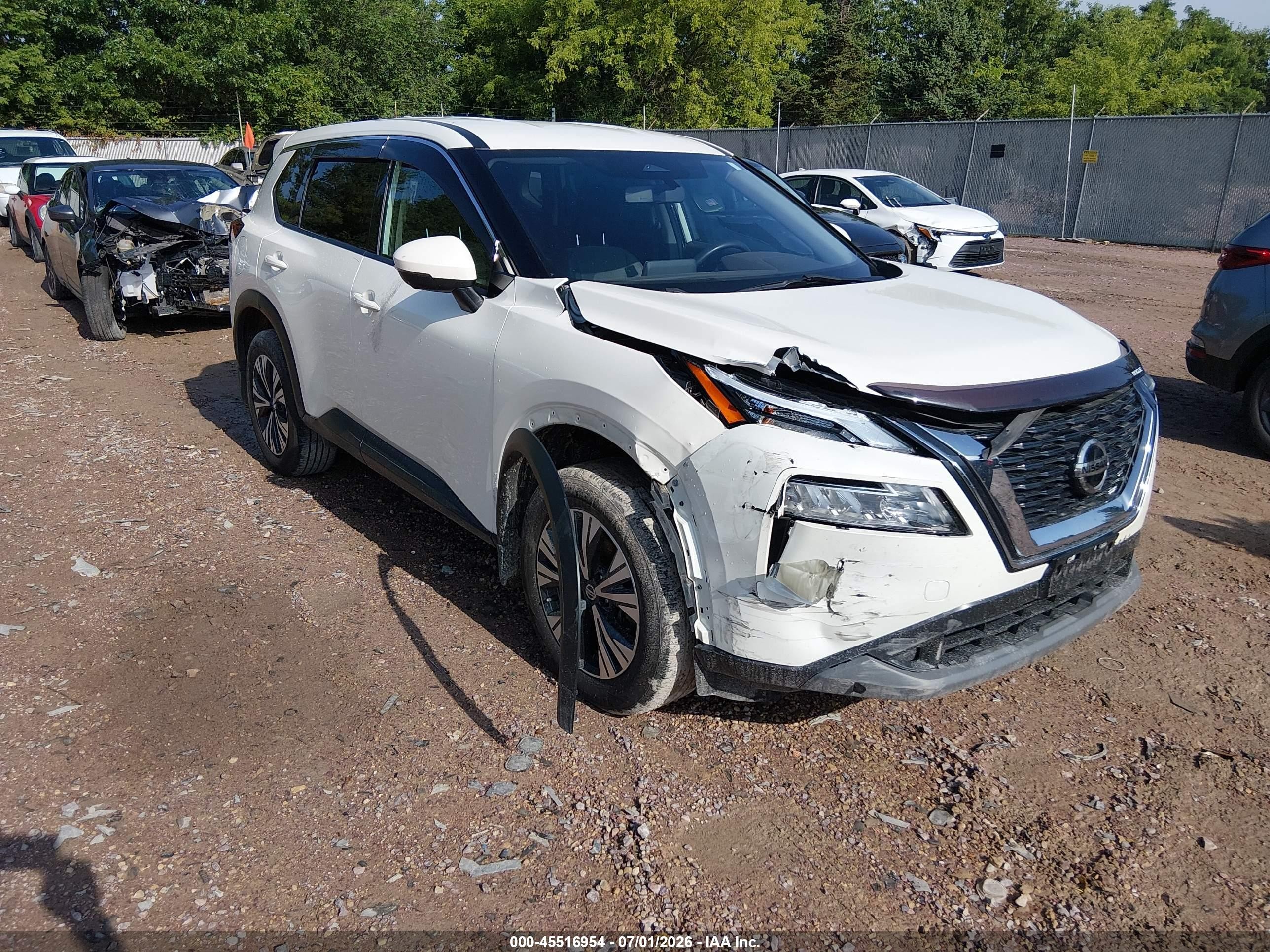 2021 Nissan Rogue SV, VIN JN8AT3BB0MW227823 — Front end