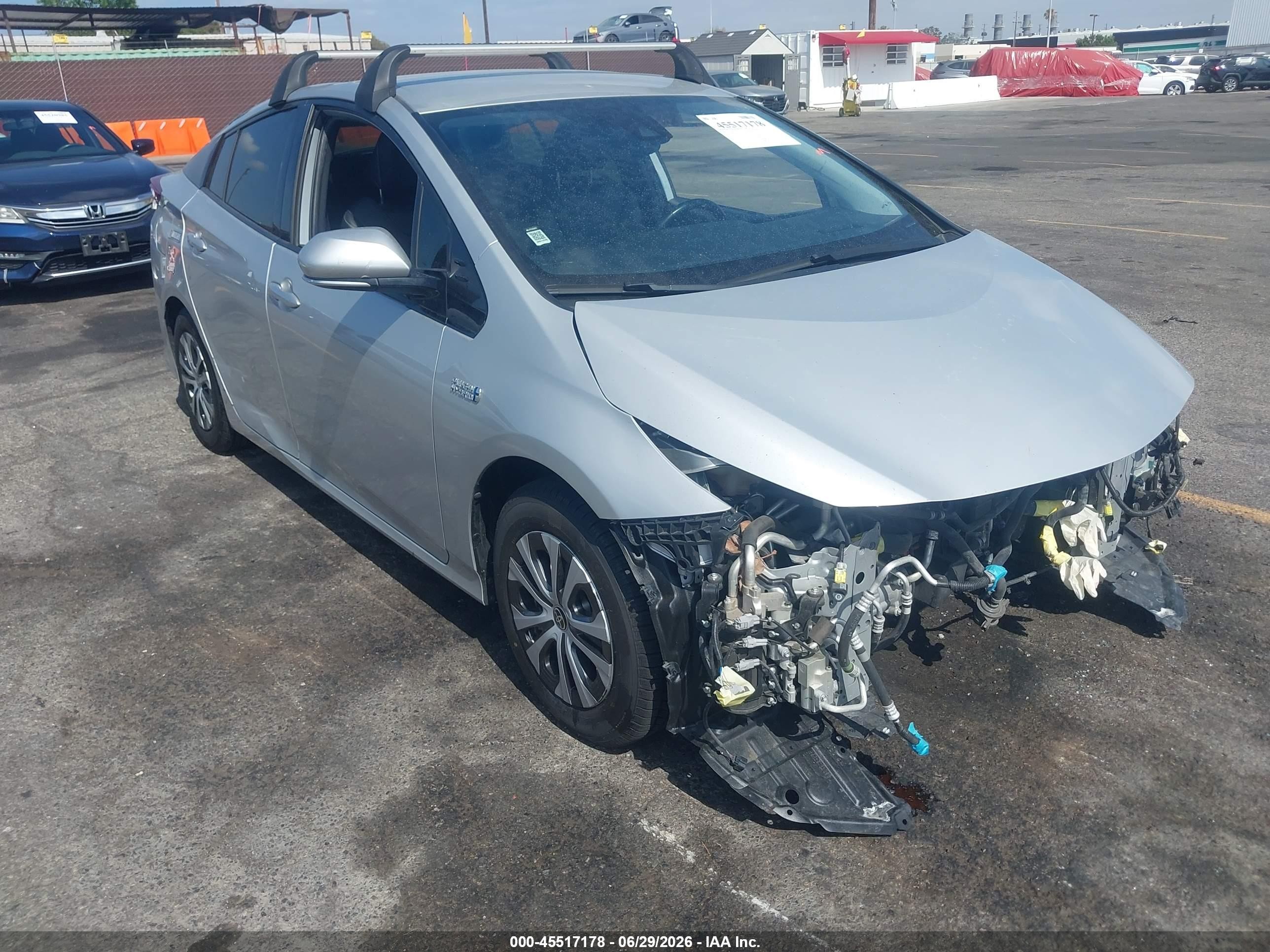 2020 Toyota Prius LE, VIN JTDKARFP7L3154450 — Front end