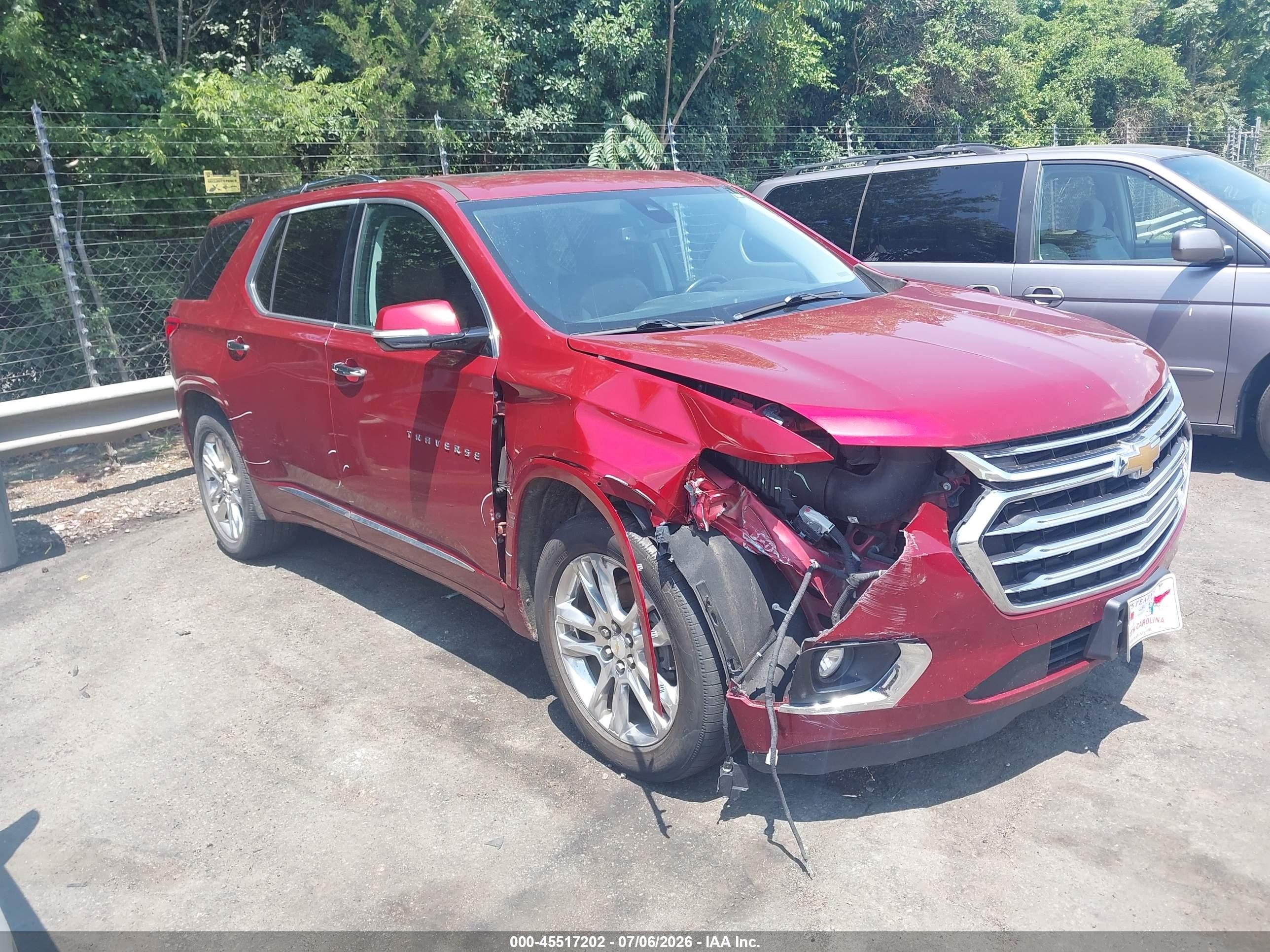 2018 Chevrolet Traverse High Country, VIN 1GNEVKKW2JJ111303 — Front end