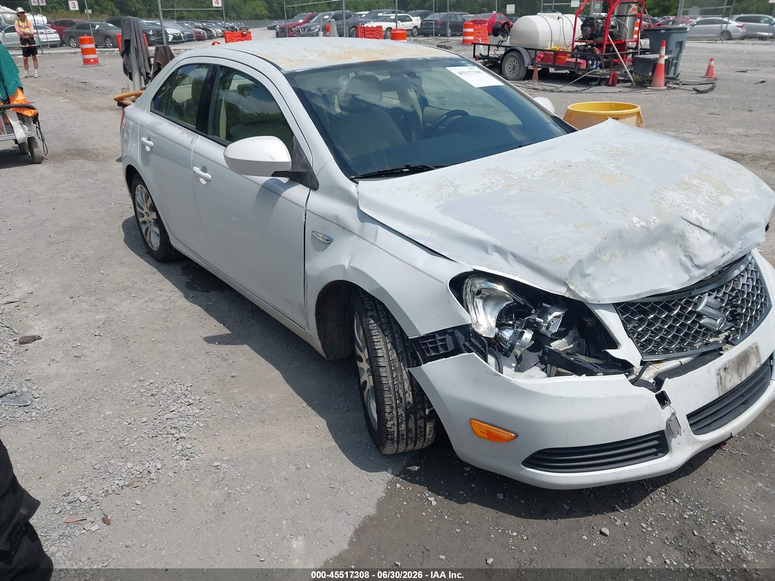 2010 Suzuki Kizashi SE, VIN JS2RE9A30A6101615 — Front end