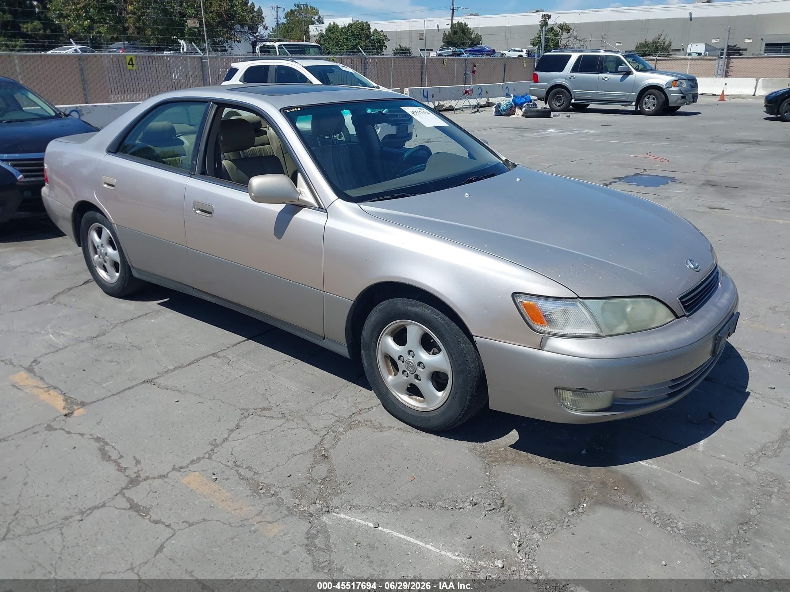 1999 Lexus ES 300, VIN JT8BF28G6X5059909 — Обычный износ