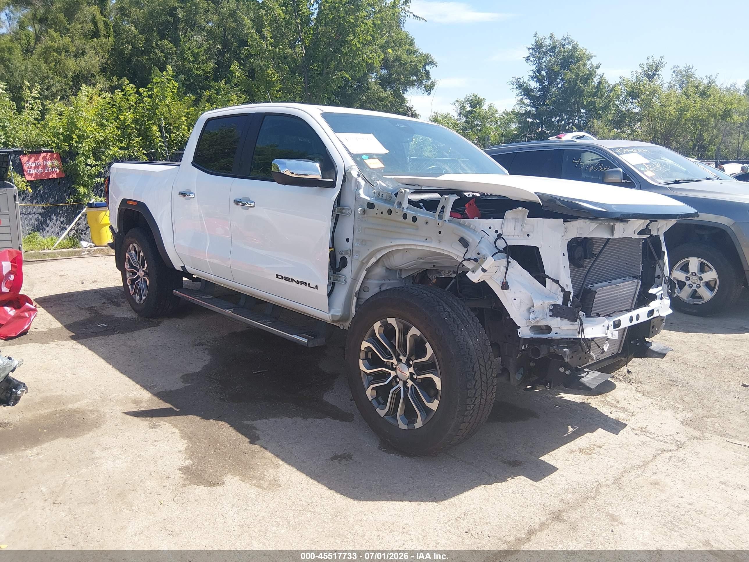 2024 GMC Canyon 4WD Denali, VIN 1GTP6FEK7R1221094 — Front end