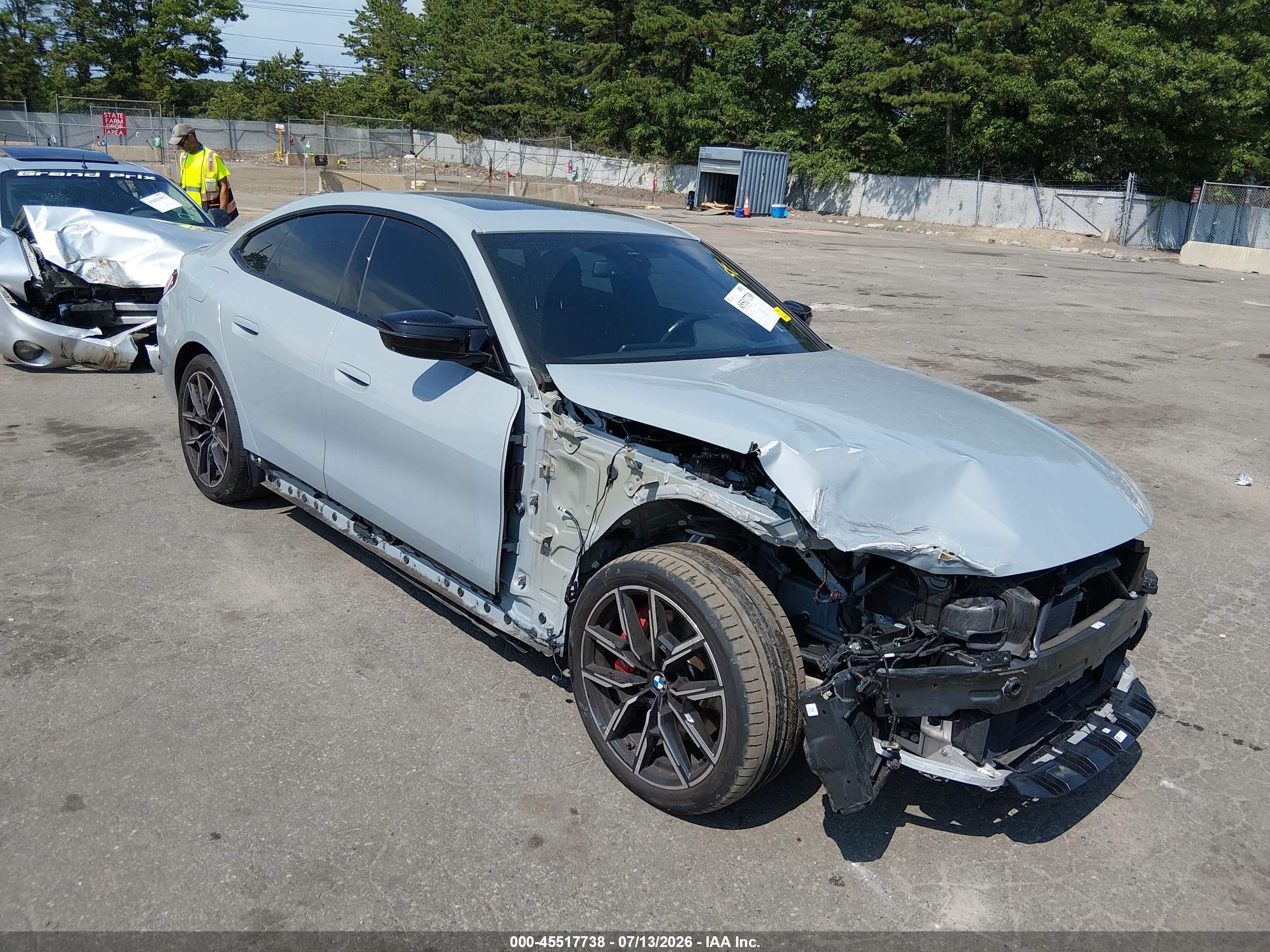 2022 BMW 4 Series M440i xDrive, VIN WBA13AW01NFM54803 — Перед