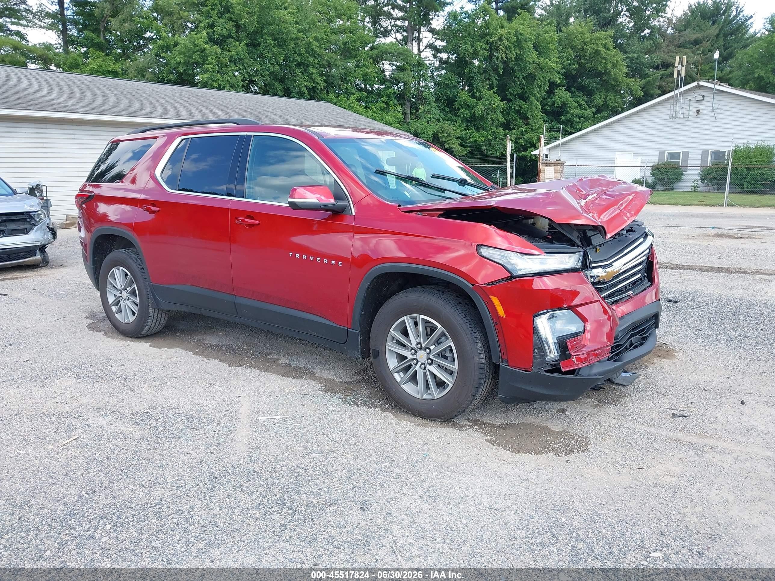 2022 Chevrolet Traverse LT, VIN 1GNERHKW5NJ166809 — Front end