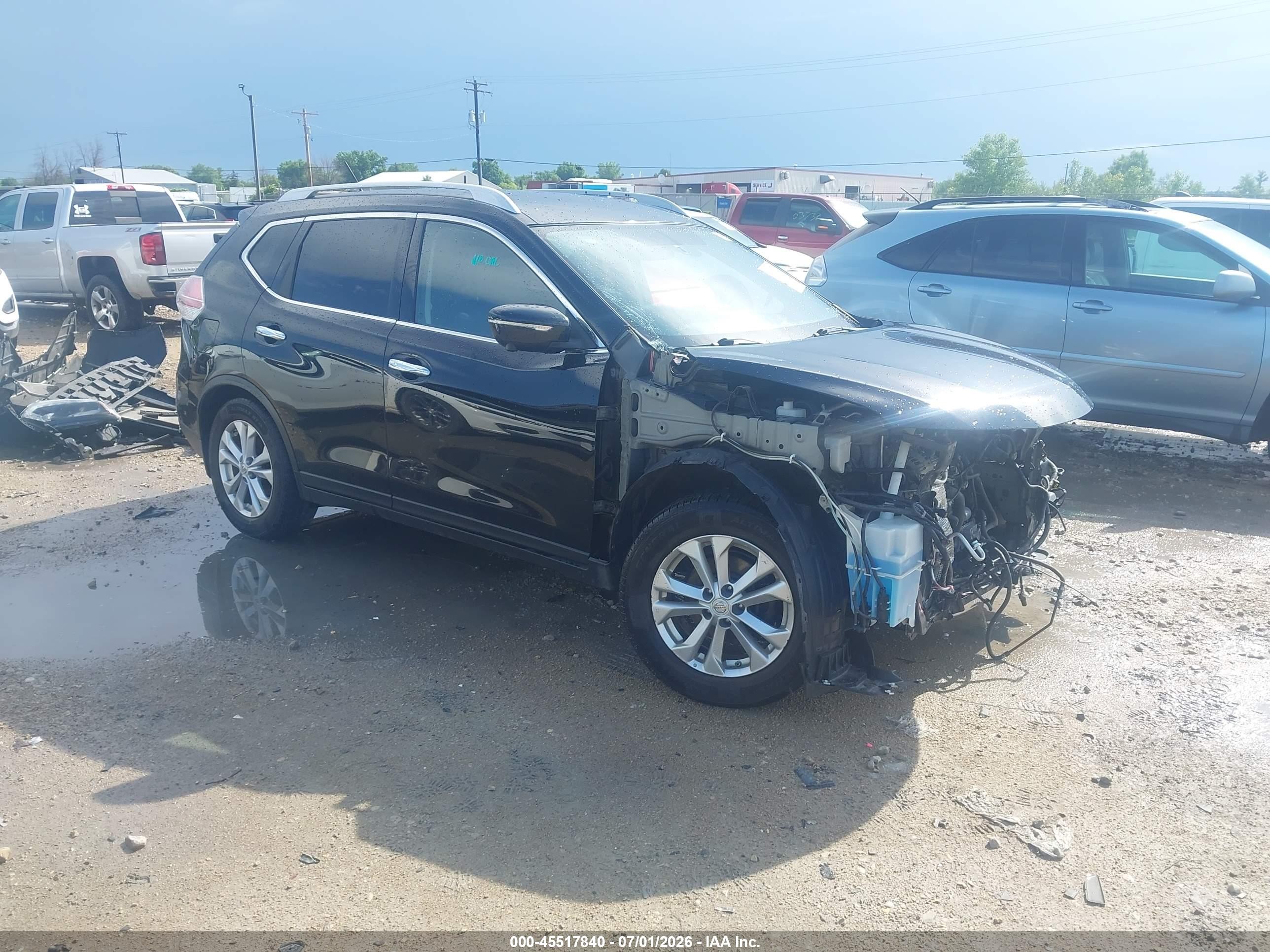 2015 Nissan Rogue SV, VIN KNMAT2MV8FP556196 — Front end
