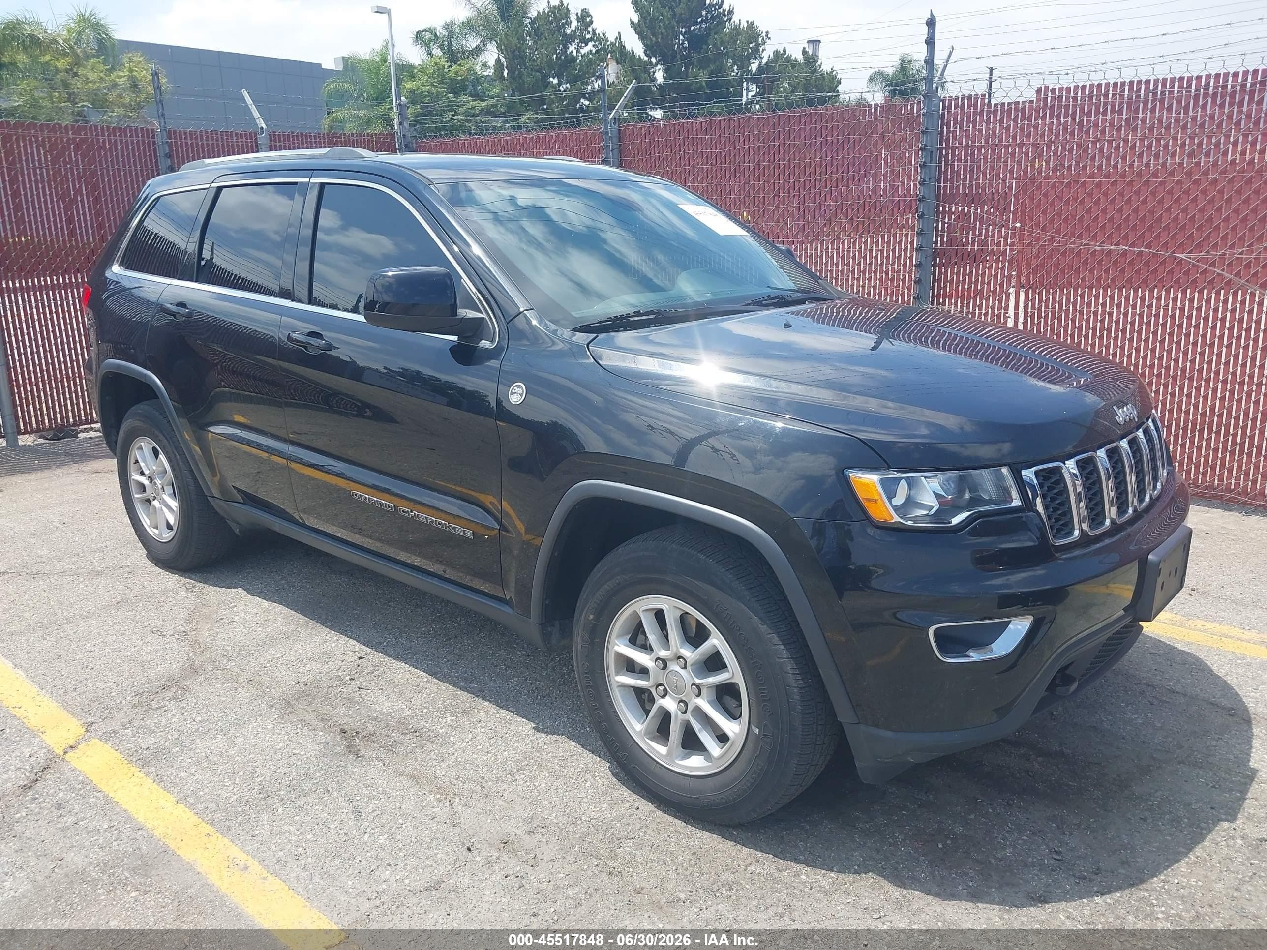 2019 Jeep Grand Cherokee Upland, VIN 1C4RJFAG6KC754167 — Front end