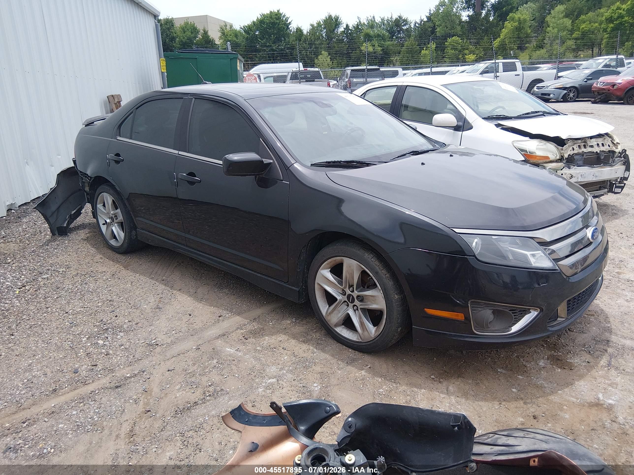 2011 Ford Fusion SPORT, VIN 3FAHP0DC4BR250420 — Rear end