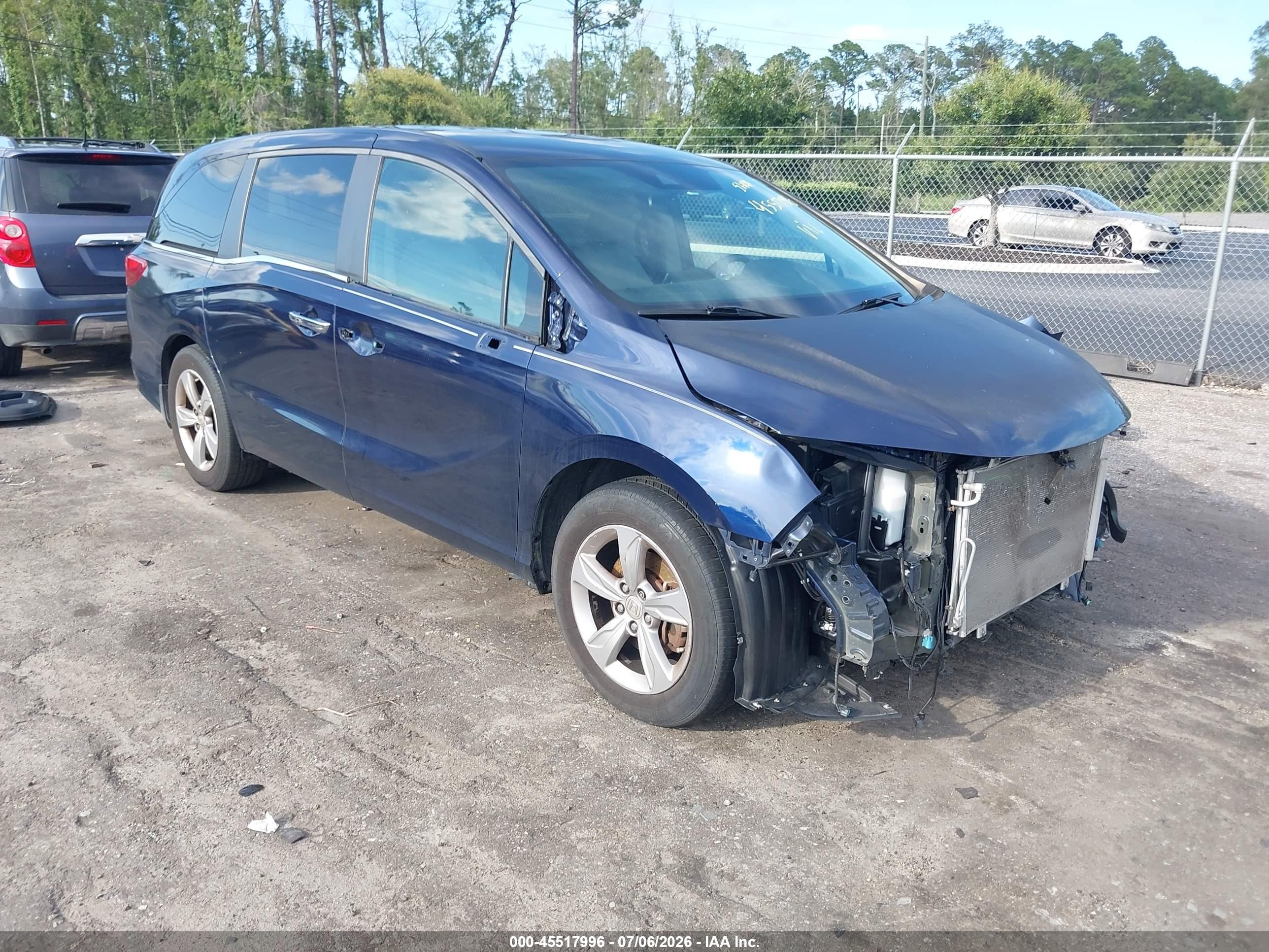 2018 Honda Odyssey EX, VIN 5FNRL6H52JB085654 — Front end