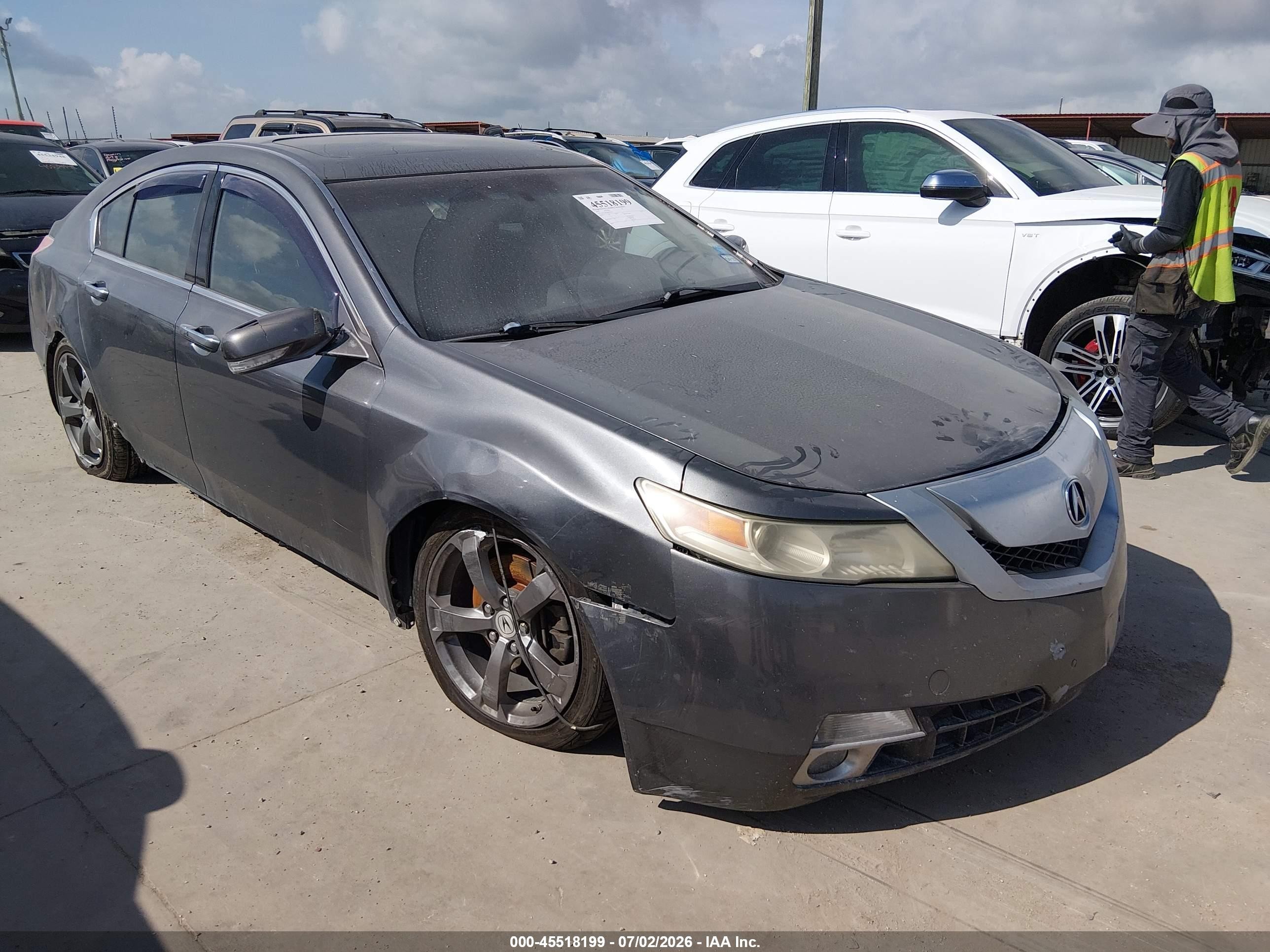 2011 Acura TL Technology, VIN 19UUA9F50BA002738 — Перед